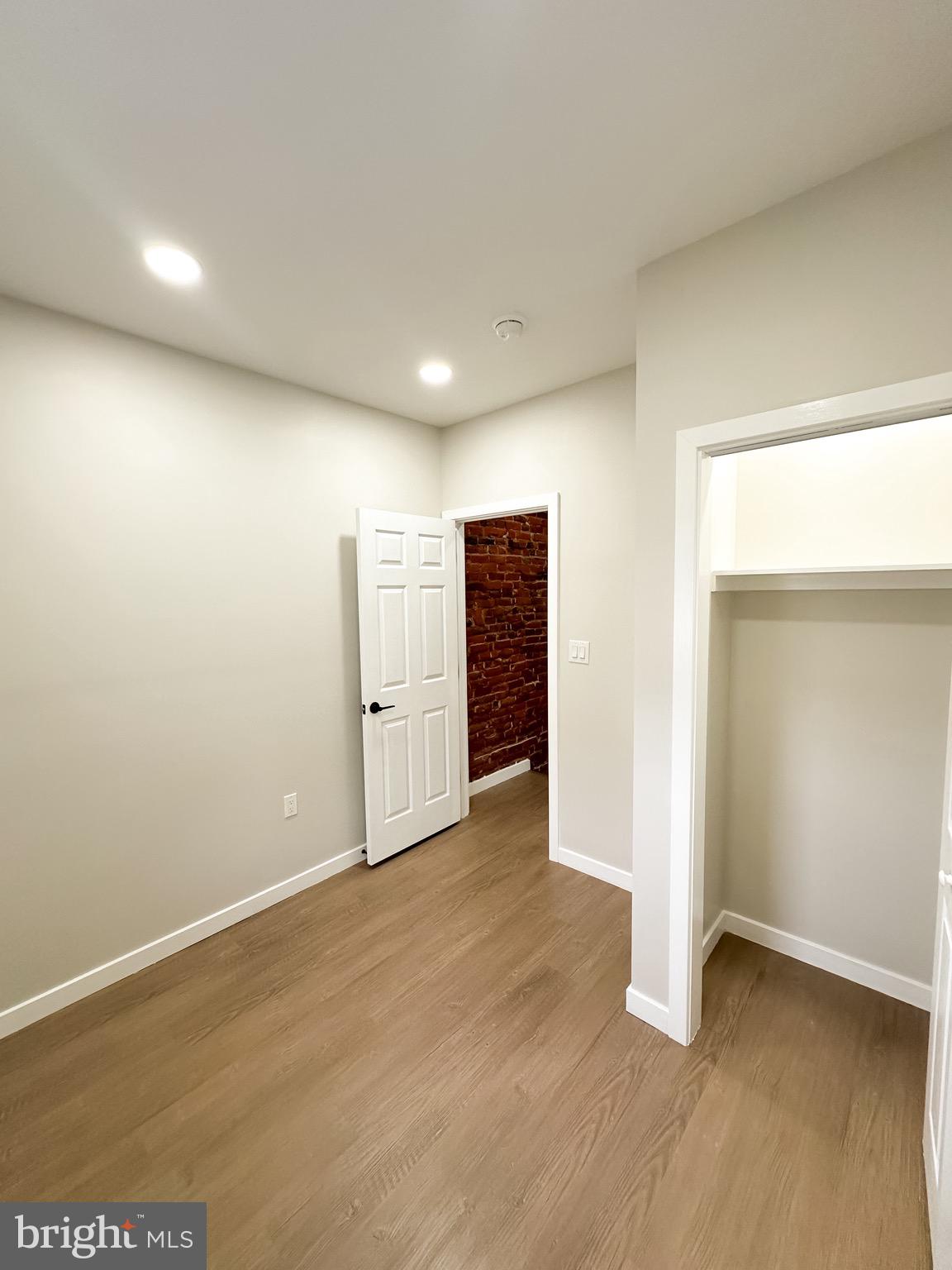 LOWER MOYAMENSING - Residential