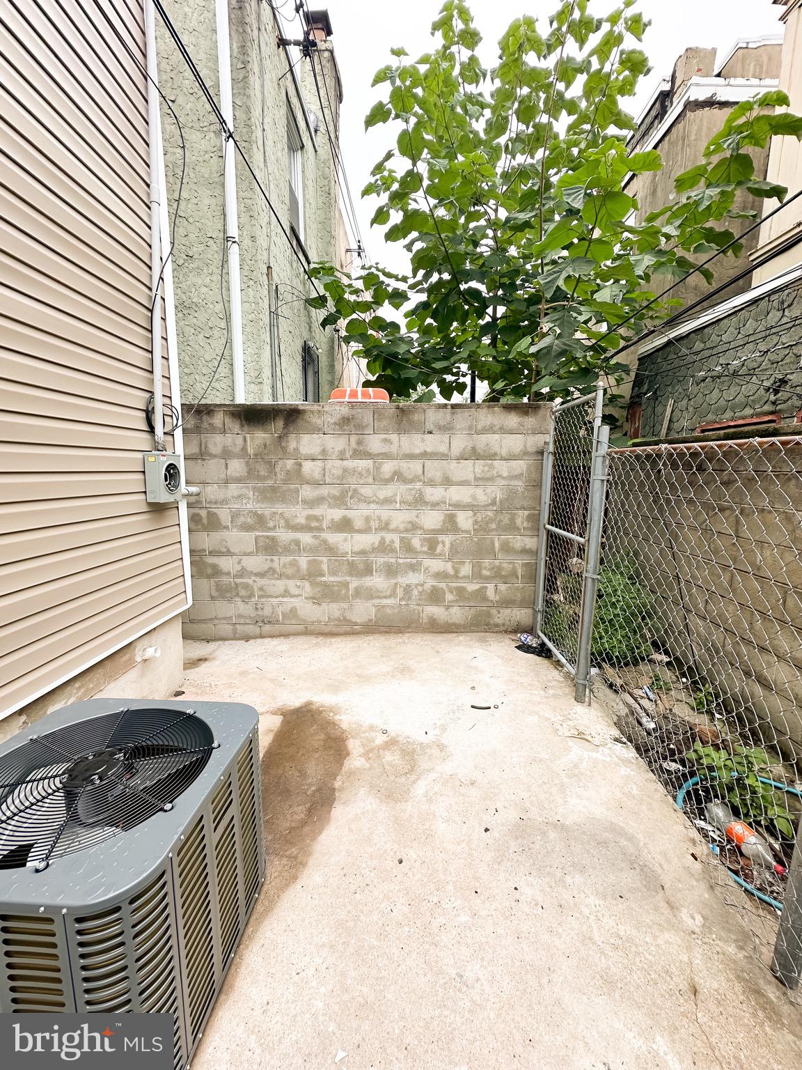 LOWER MOYAMENSING - Residential