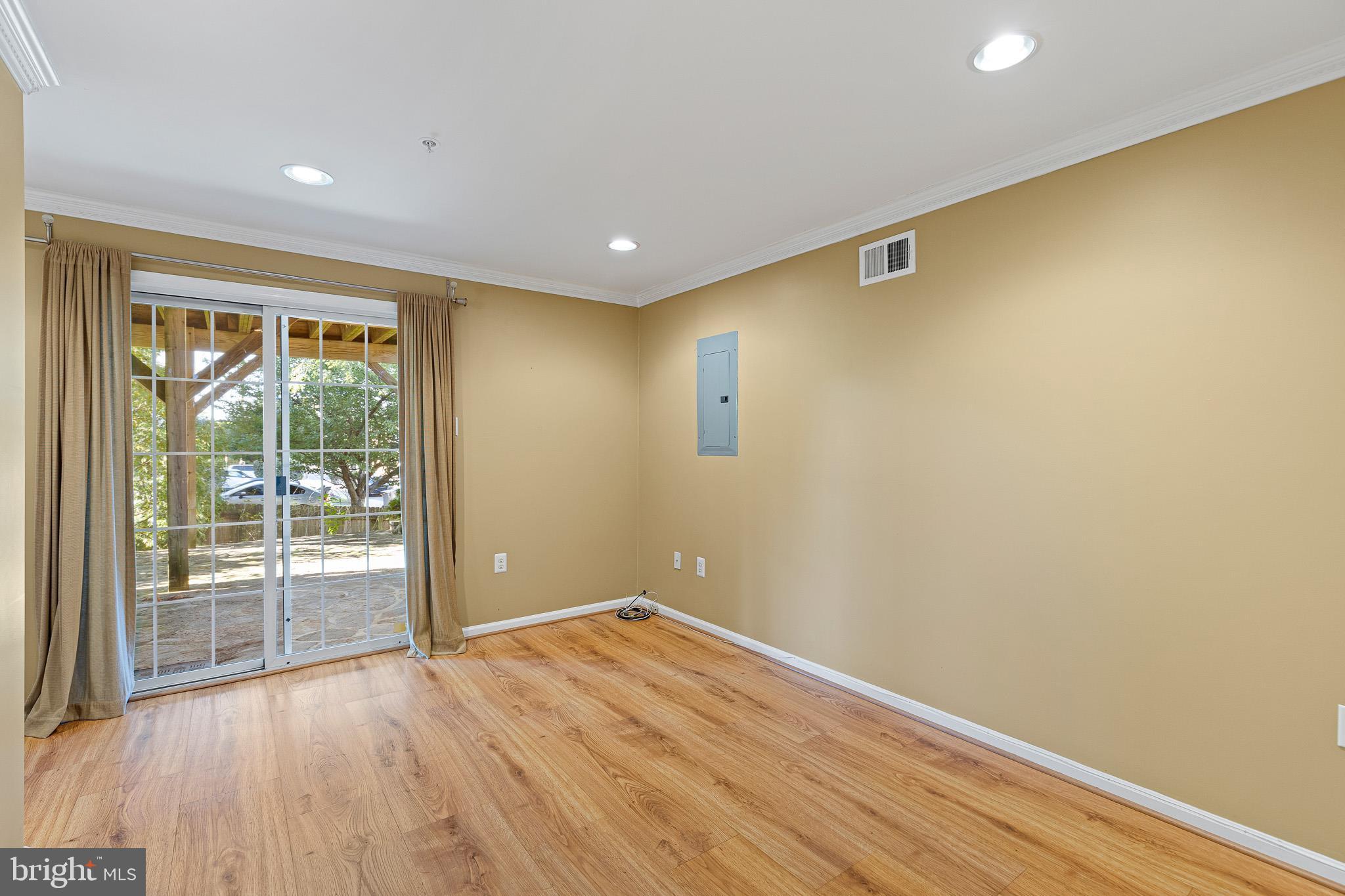 2426 W 7TH STREET