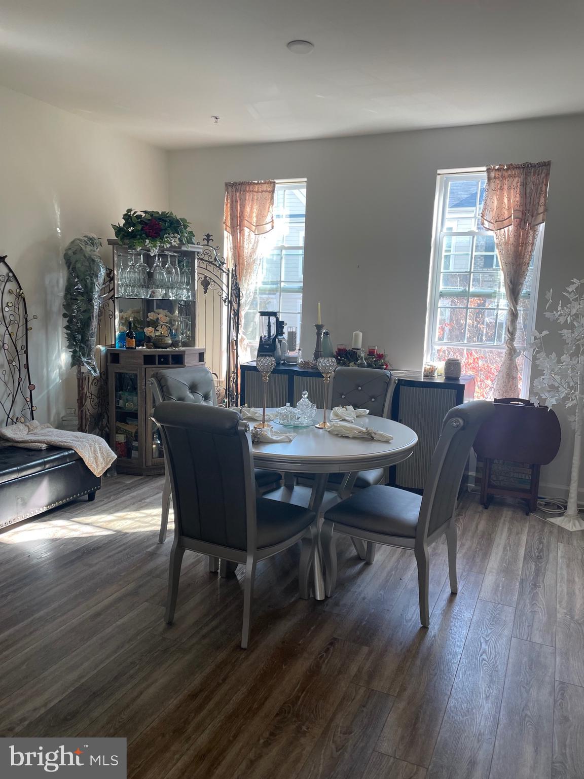 WOOD GLEN - Residential