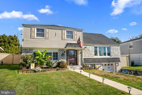 807 LARKSPUR STREET PHILADELPHIA PA 19116