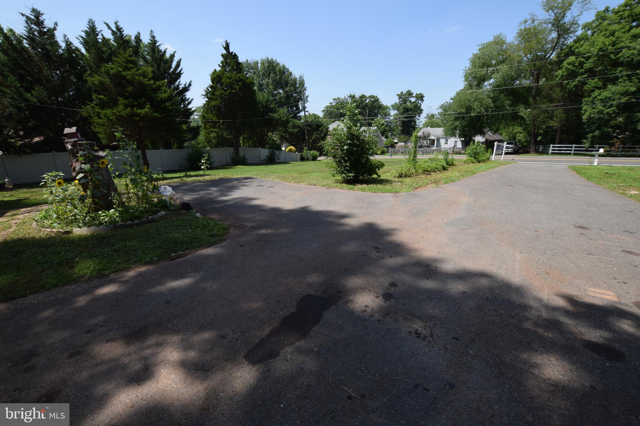 8721 YORKSHIRE LANE