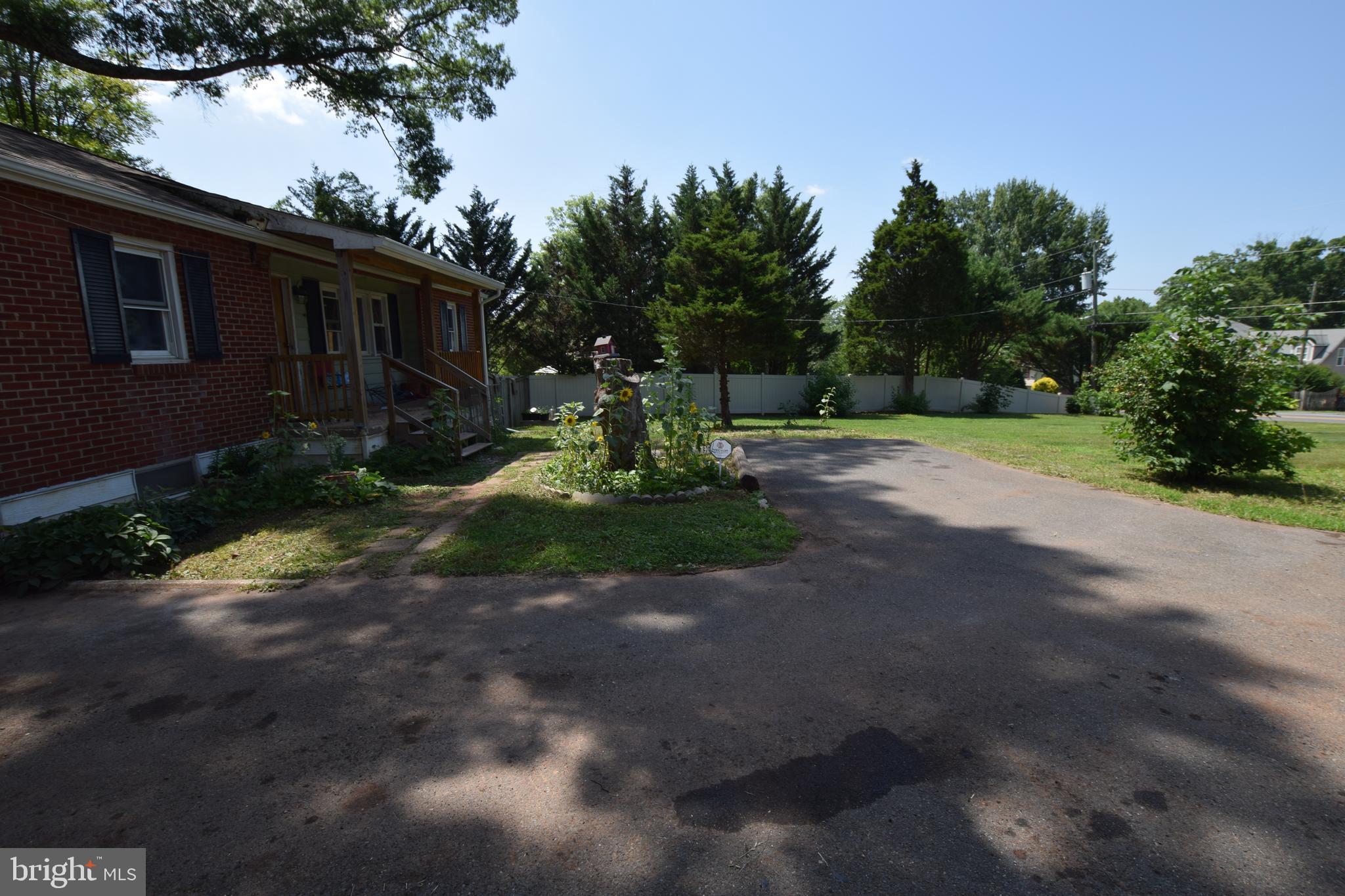 8721 YORKSHIRE LANE