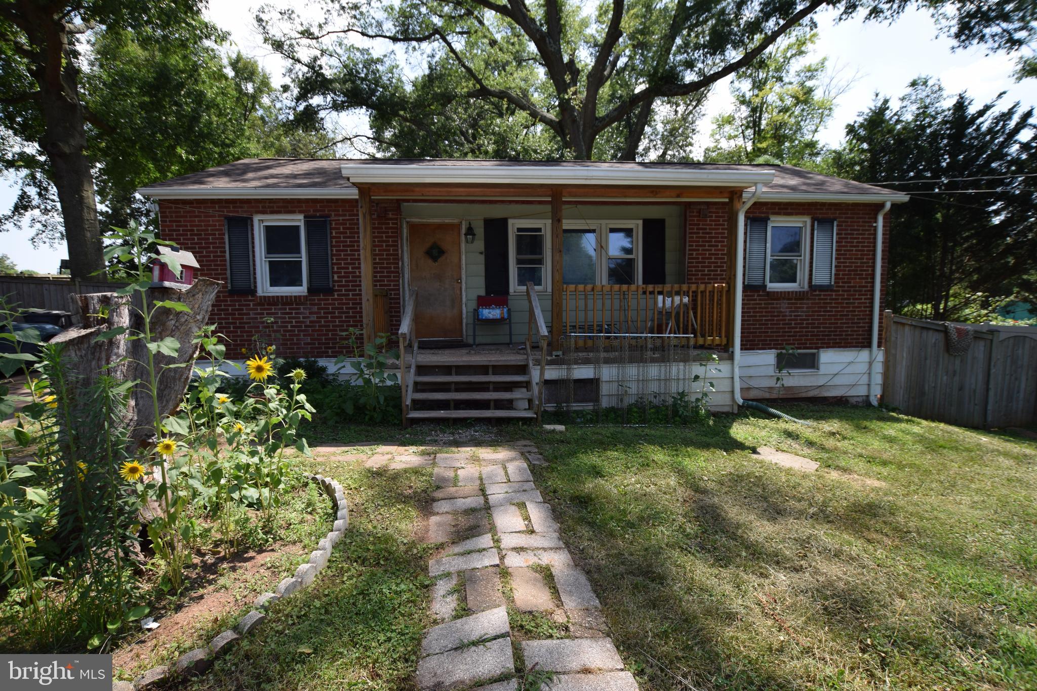8721 YORKSHIRE LANE