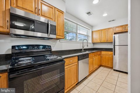 Condo For Sale - 14910 Cherrywood Drive #4B<br/> LAUREL, MD 20707