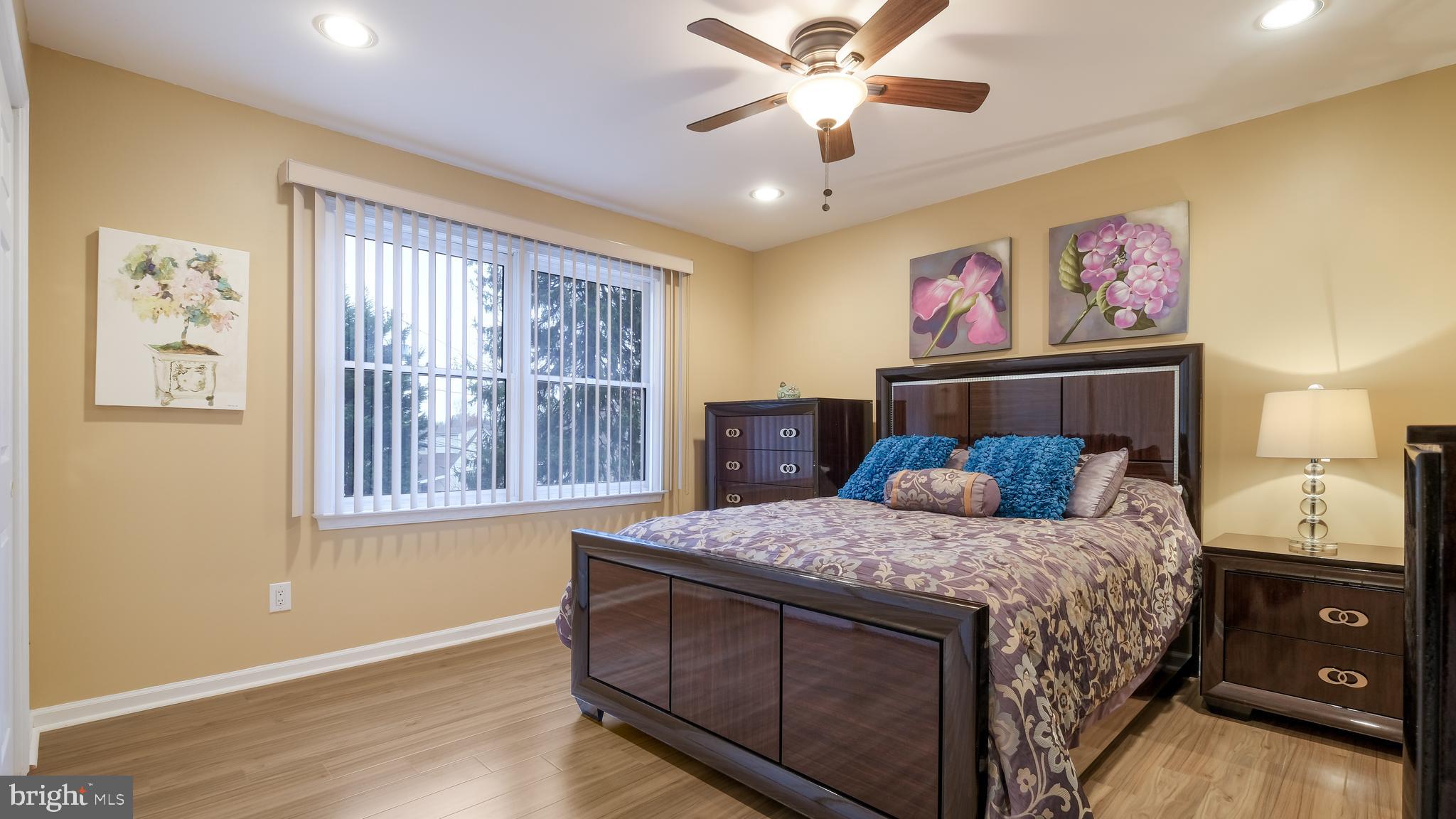 HUNTINGDON VALLEY - Residential