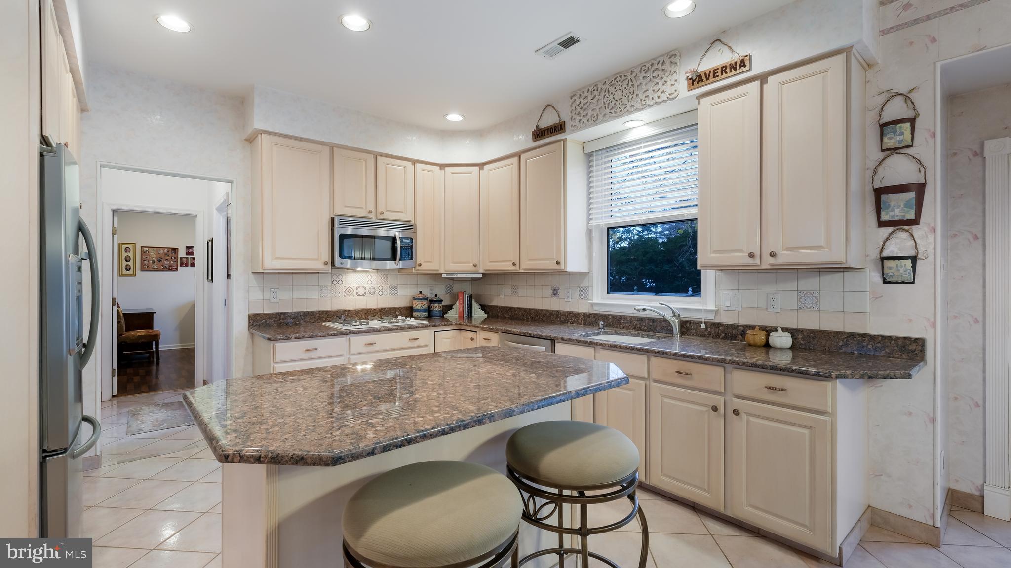 HUNTINGDON VALLEY - Residential