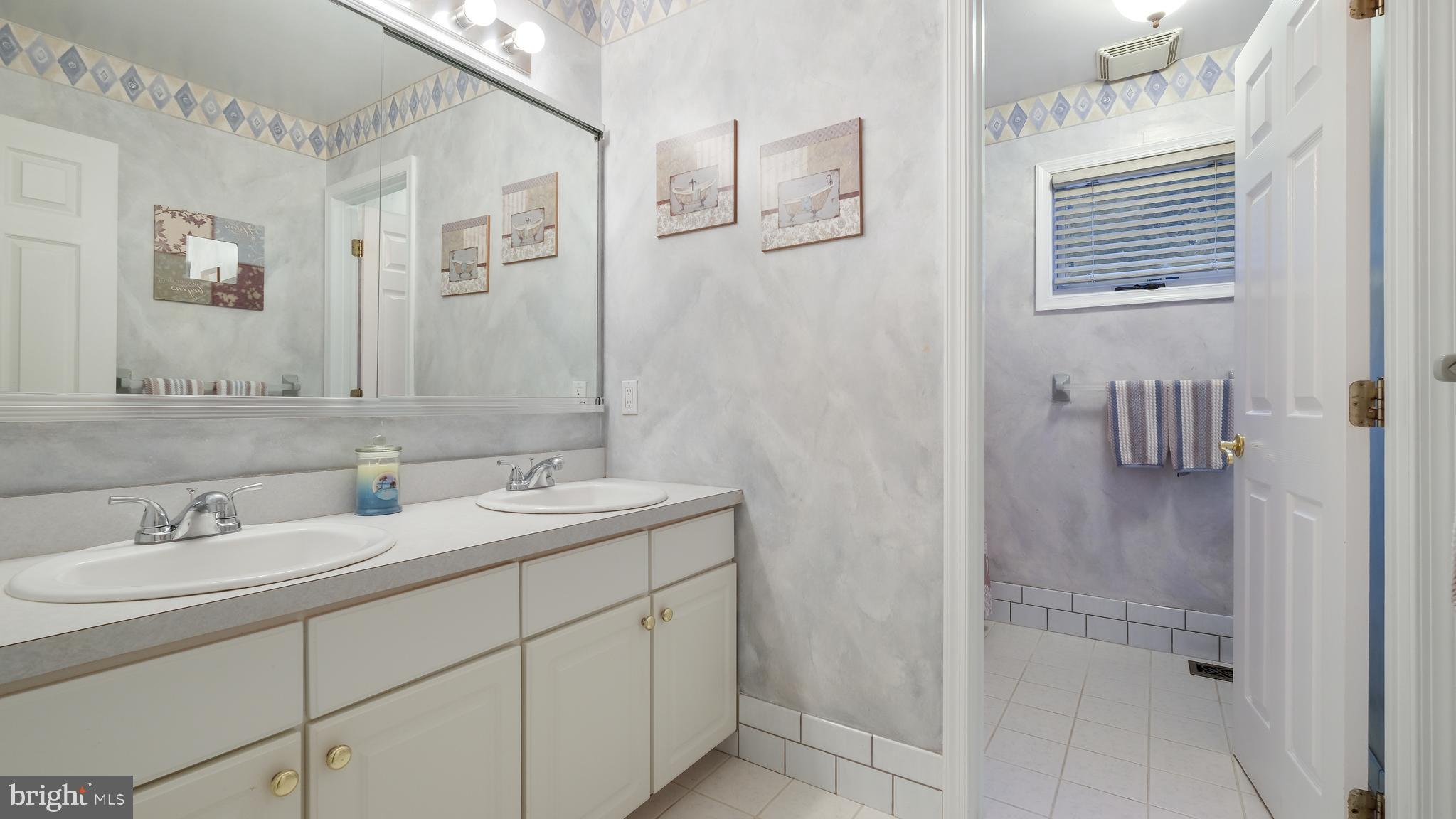 HUNTINGDON VALLEY - Residential