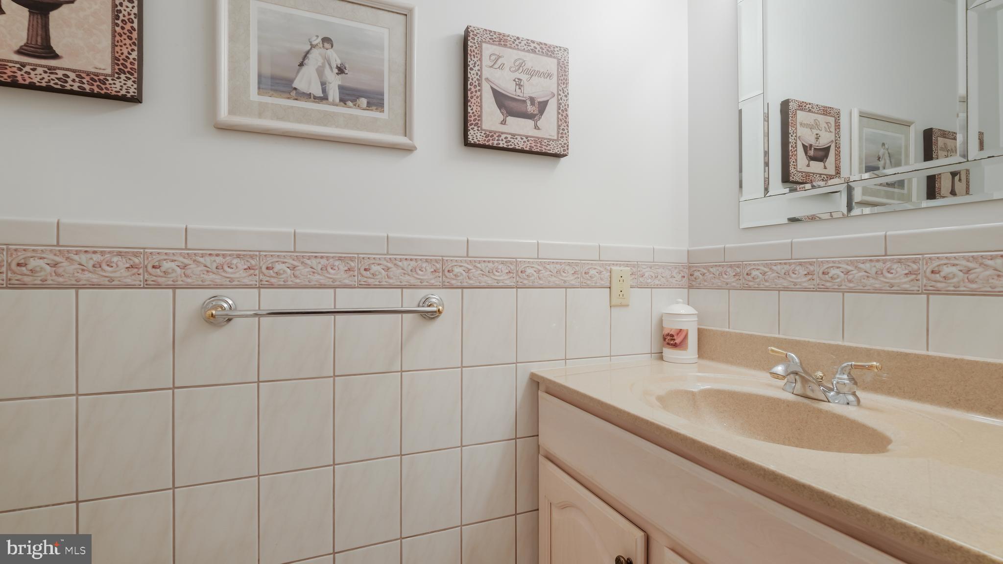 HUNTINGDON VALLEY - Residential