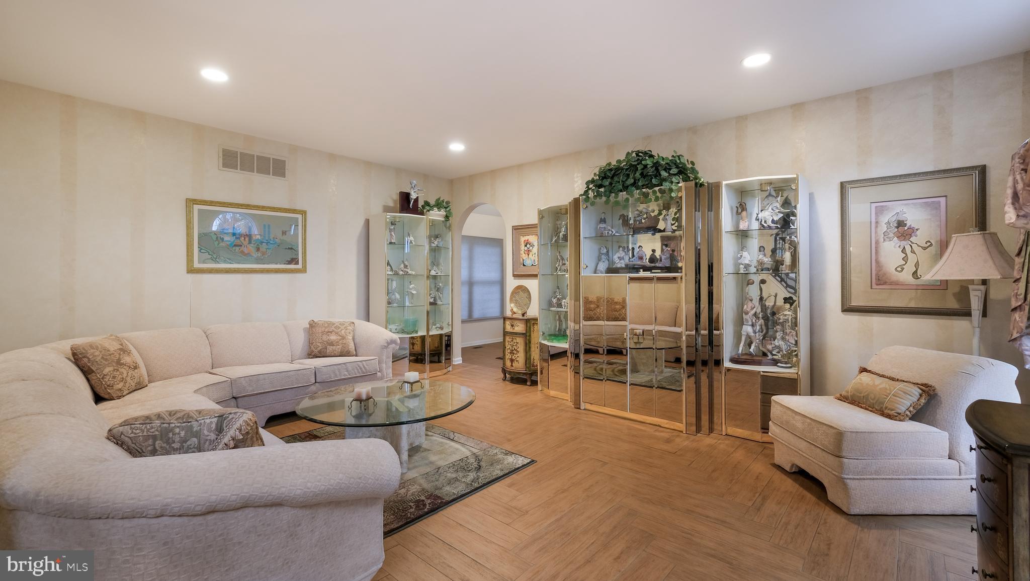 HUNTINGDON VALLEY - Residential