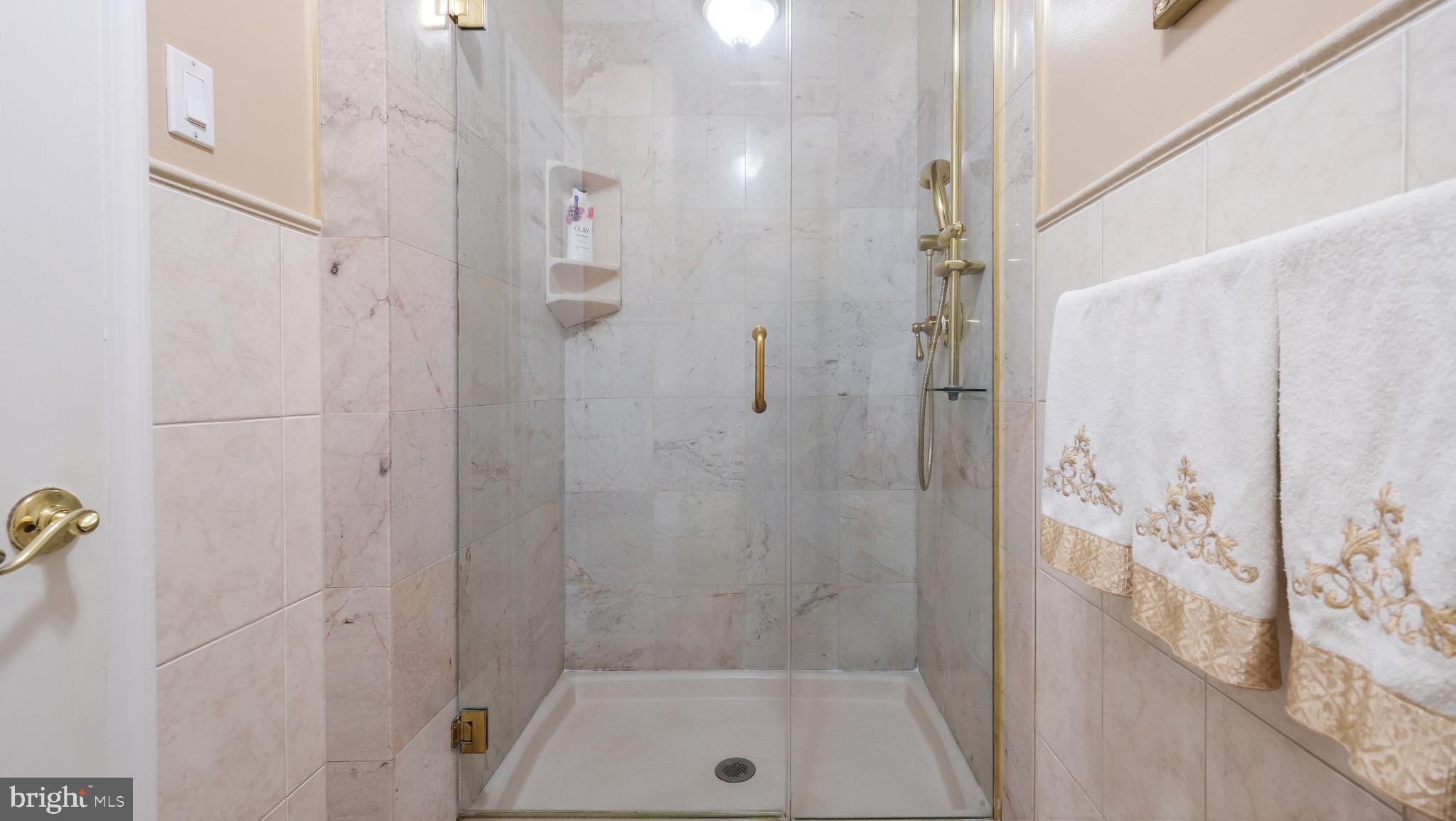 HUNTINGDON VALLEY - Residential