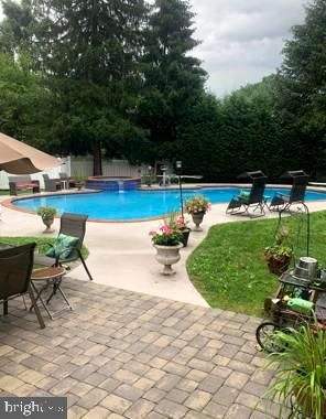 HUNTINGDON VALLEY - Residential