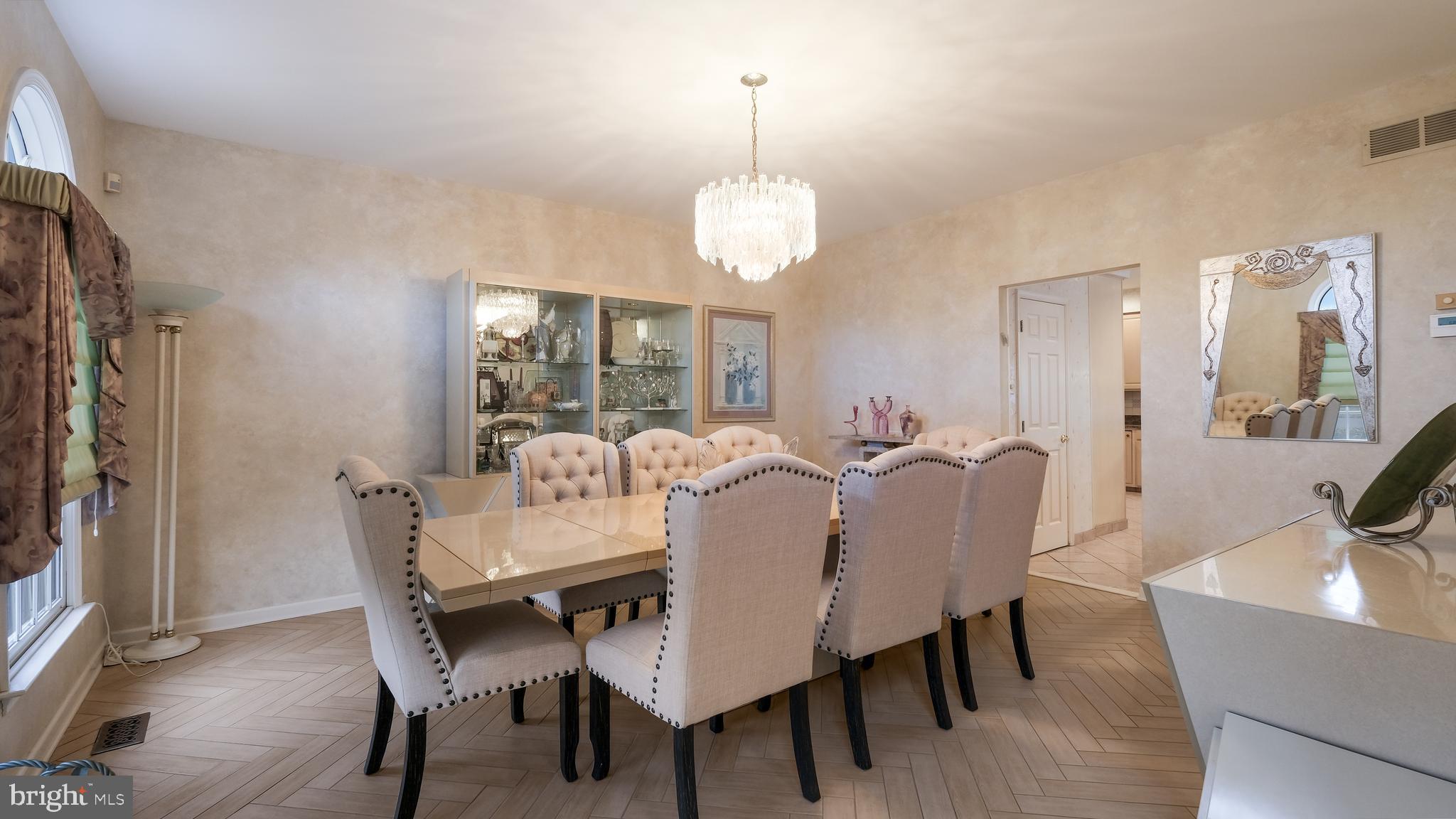 HUNTINGDON VALLEY - Residential