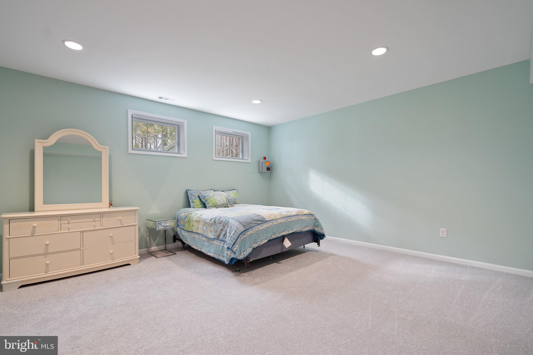 HUNTERBROOKE - Residential