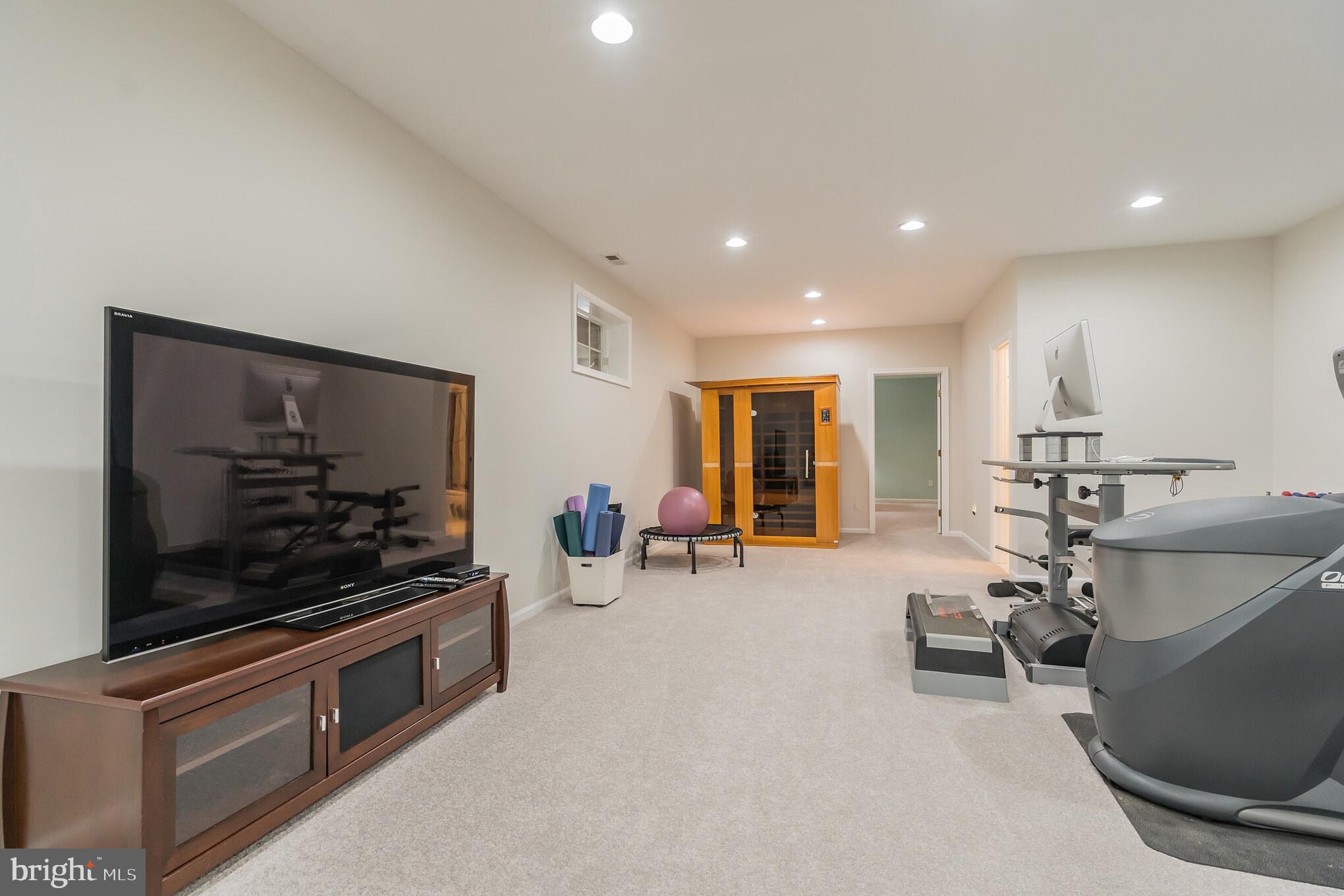 HUNTERBROOKE - Residential