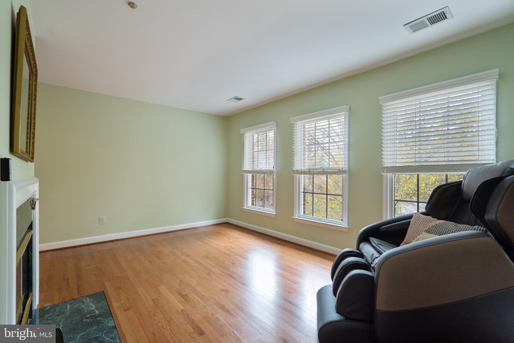 HUNTERBROOKE - Residential