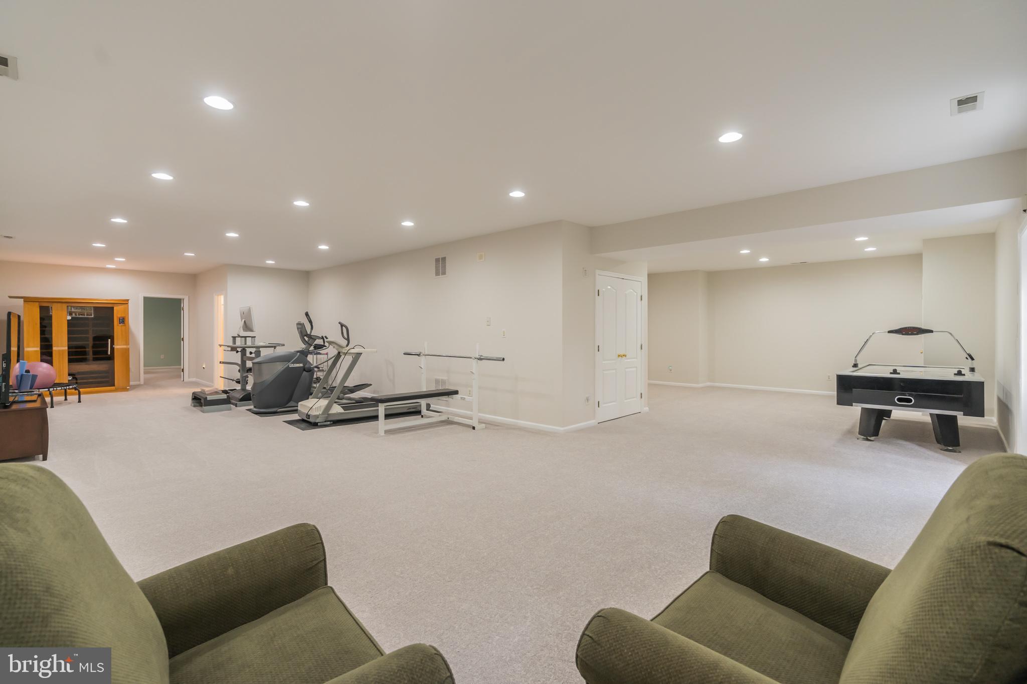 HUNTERBROOKE - Residential