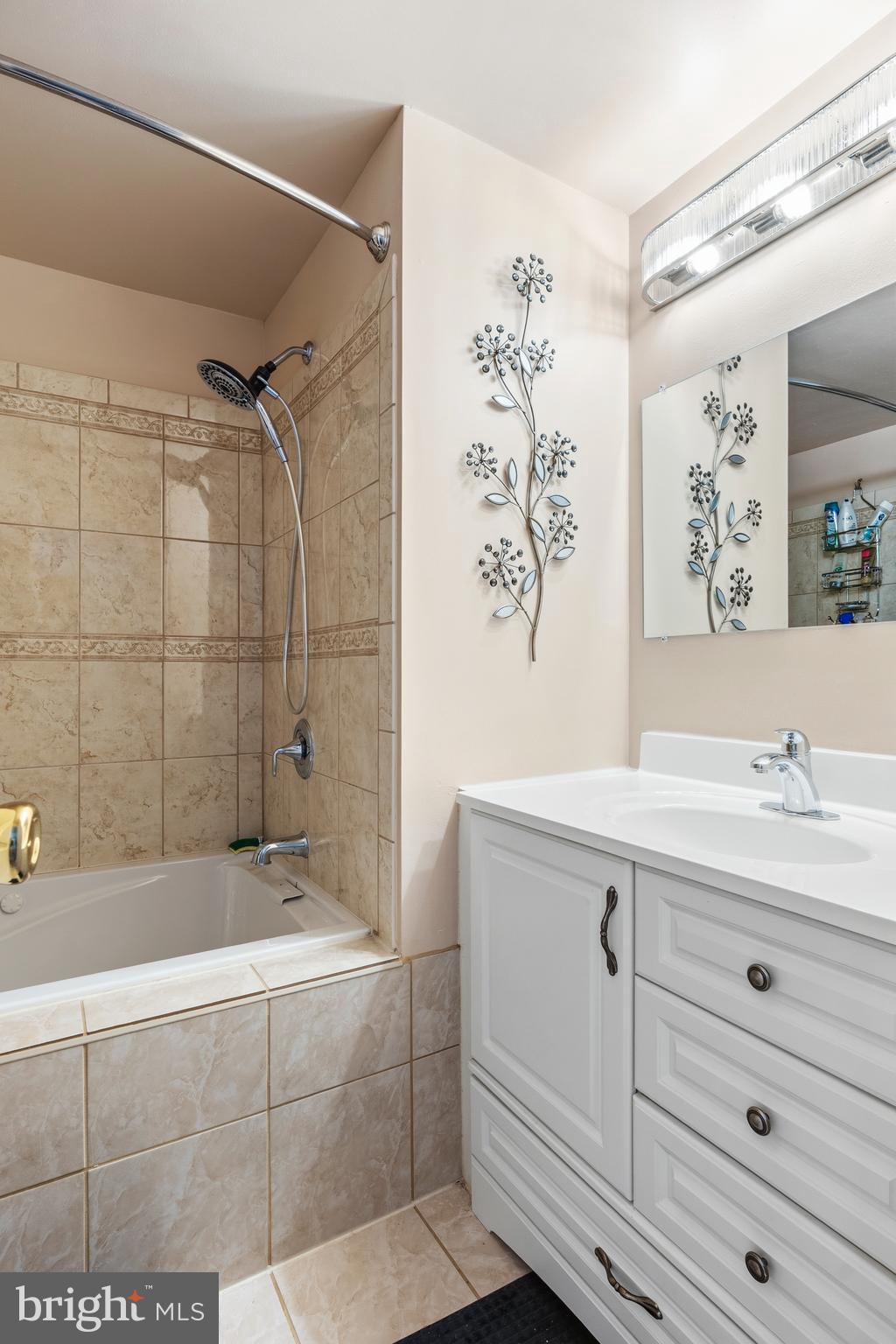 HARMANS WOODS - Residential