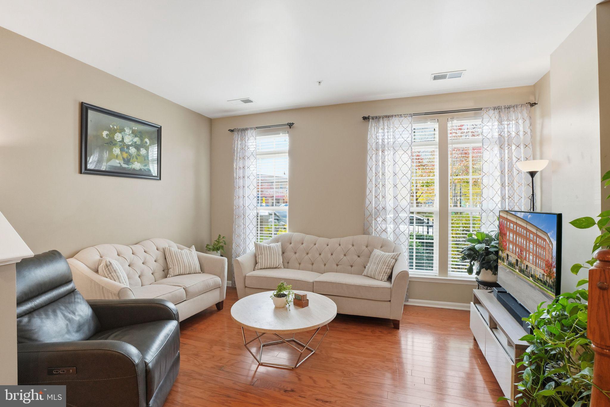 8013 CRESCENT PARK DRIVE