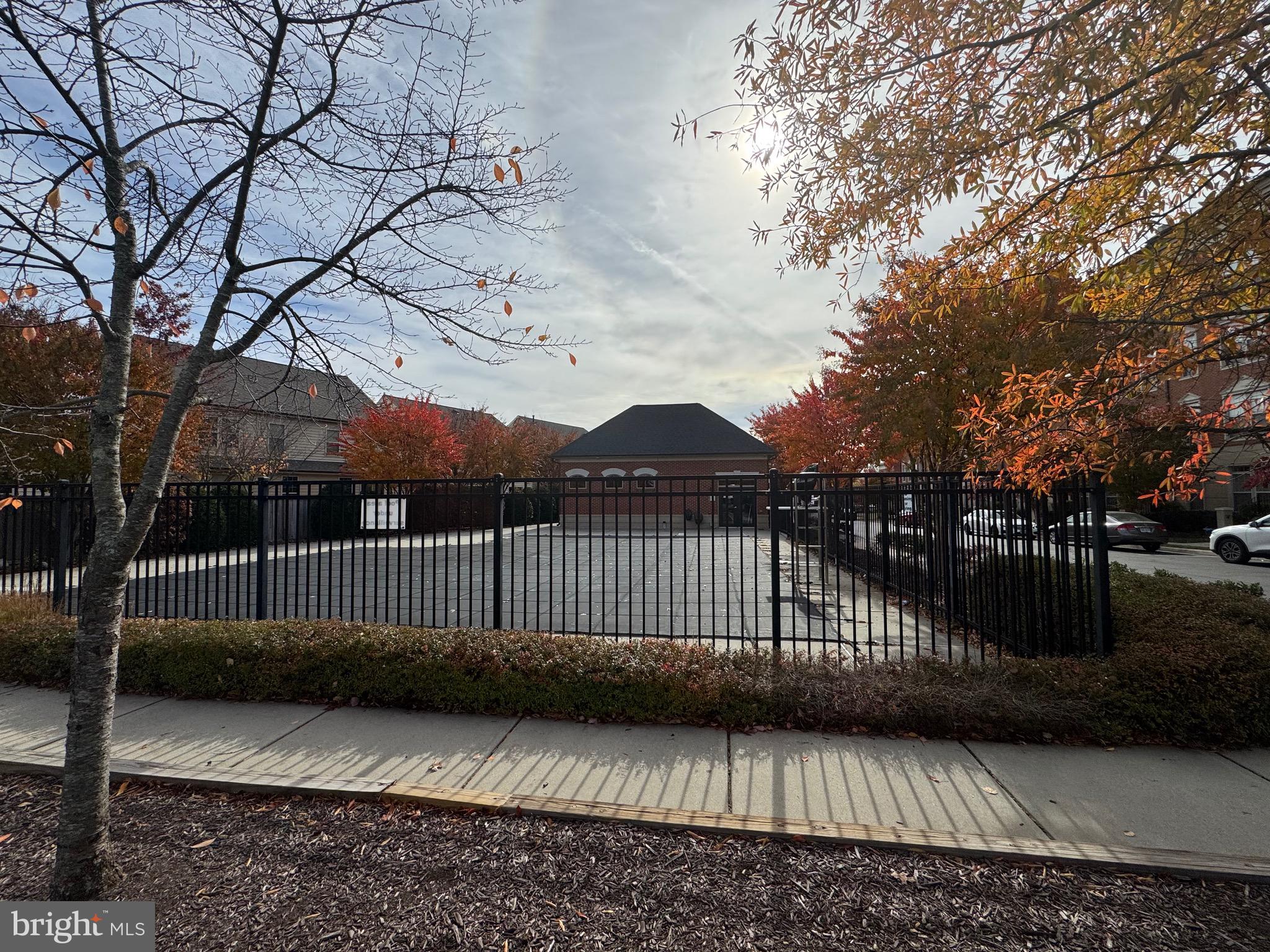 MADISON CRESCENT CONDOMINIUM - Residential