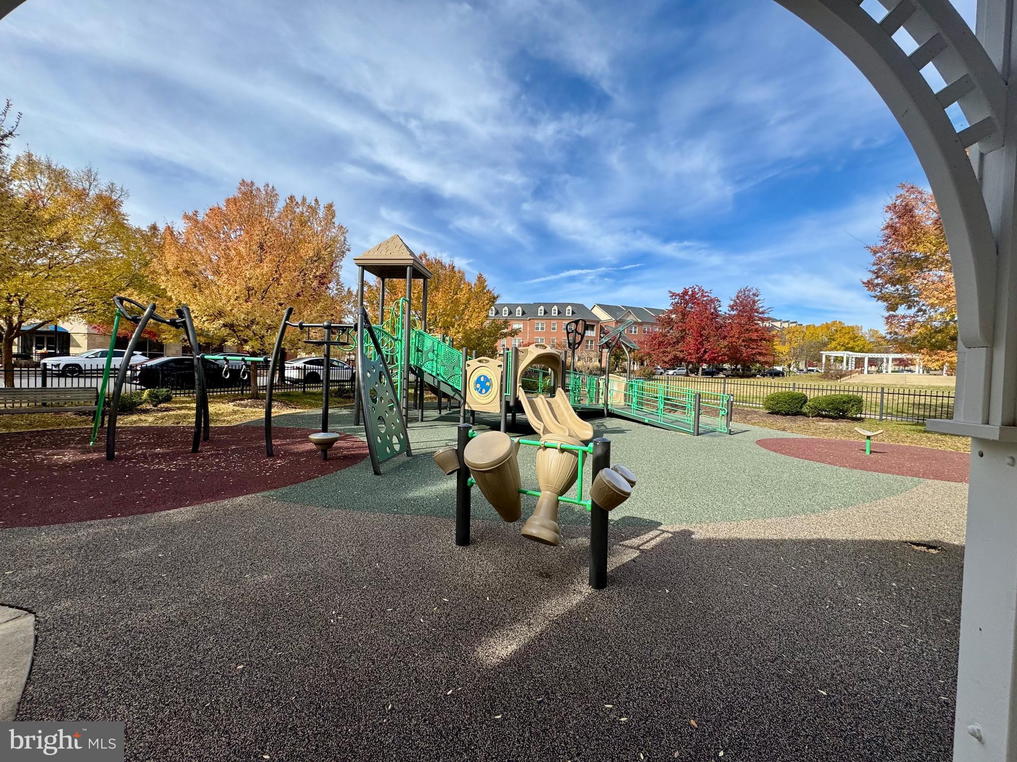 MADISON CRESCENT CONDOMINIUM - Residential