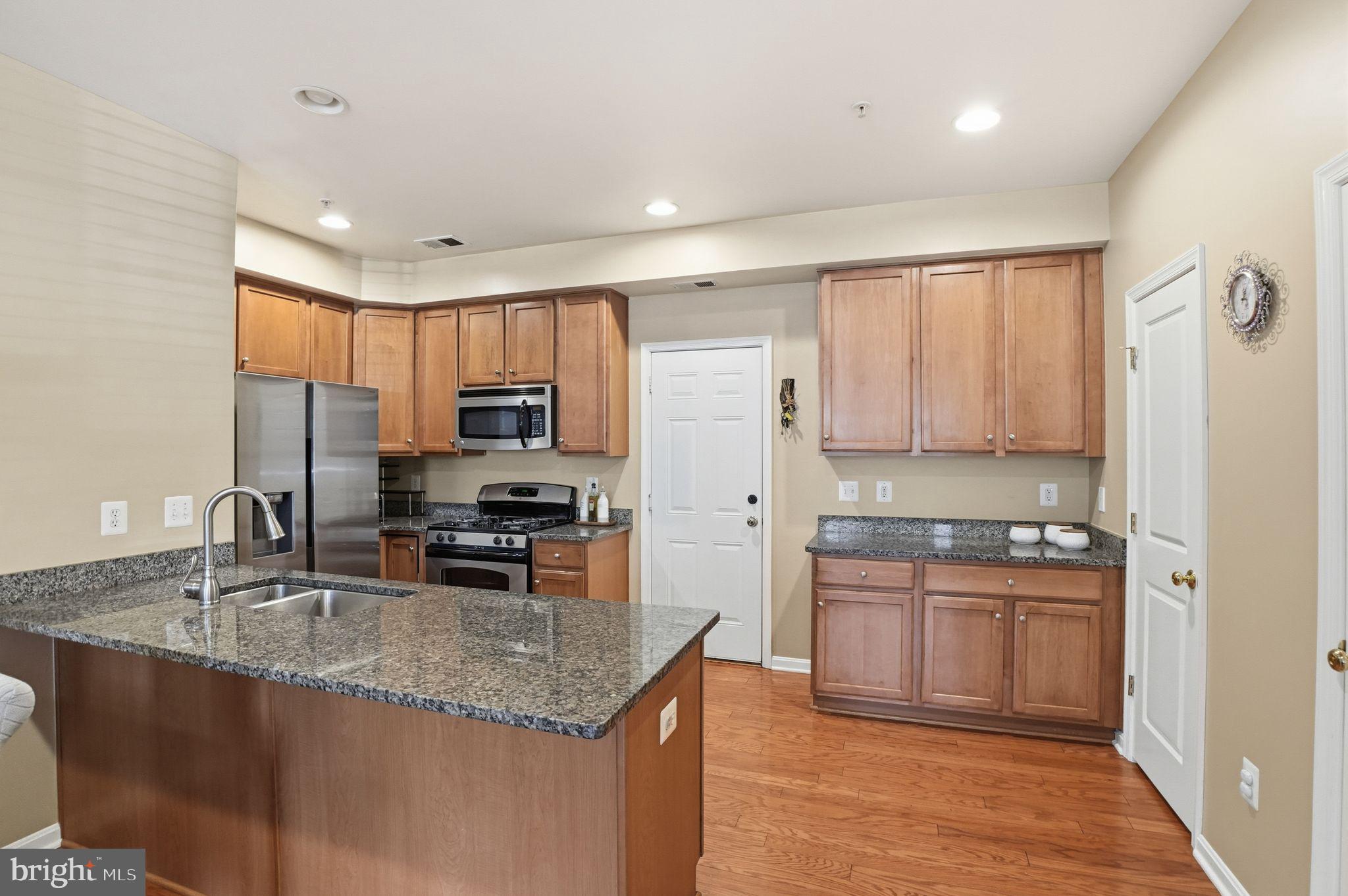 8013 CRESCENT PARK DRIVE