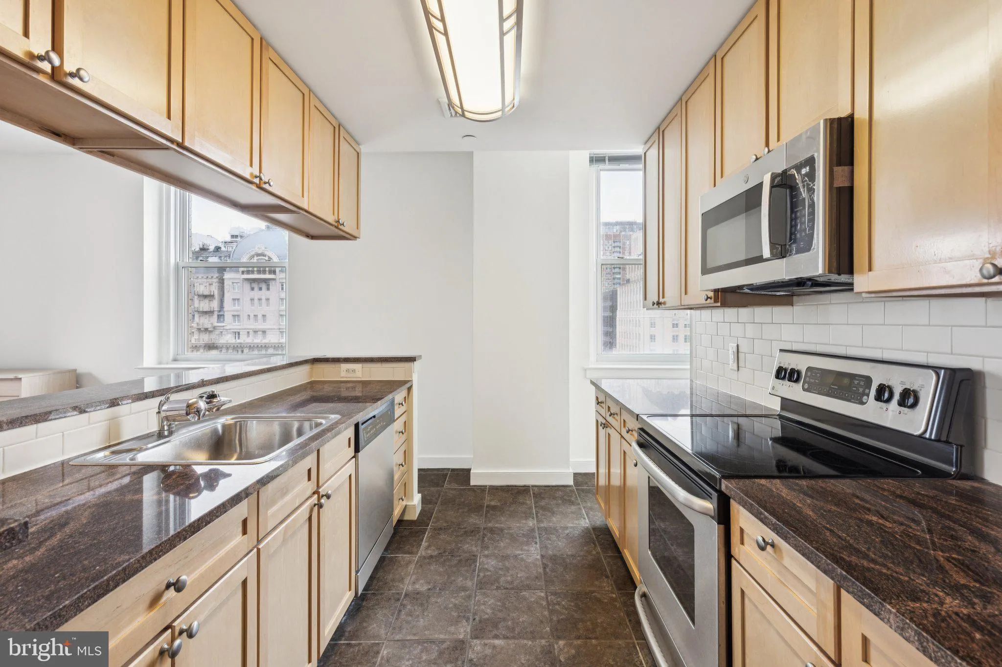 Philadelphia, Pennsylvania 19102, United States, 2 Bedrooms Bedrooms, ,2 BathroomsBathrooms,Residential,Active,197165