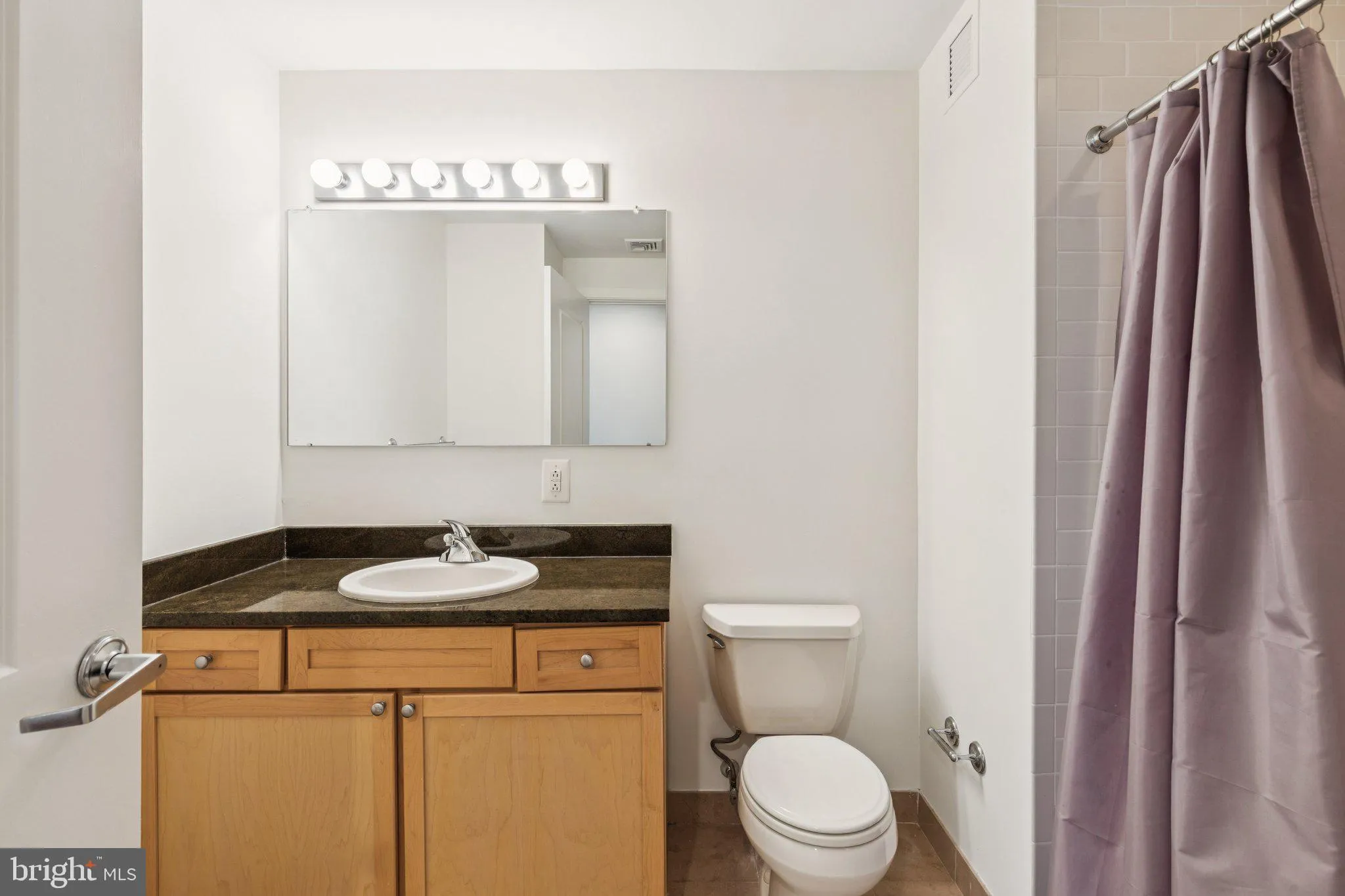 Philadelphia, Pennsylvania 19102, United States, 2 Bedrooms Bedrooms, ,2 BathroomsBathrooms,Residential,Active,197165