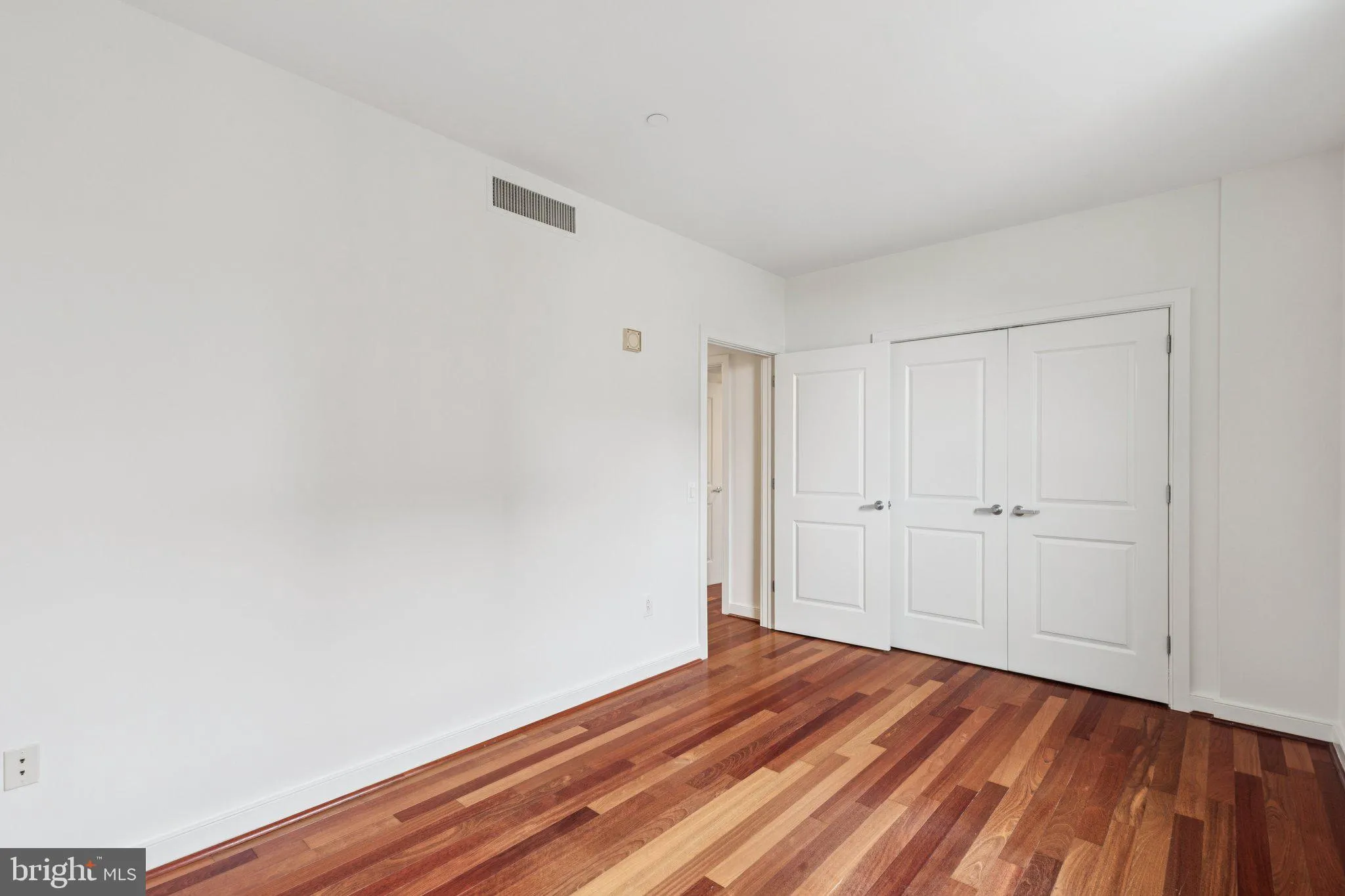 Philadelphia, Pennsylvania 19102, United States, 2 Bedrooms Bedrooms, ,2 BathroomsBathrooms,Residential,Active,197165