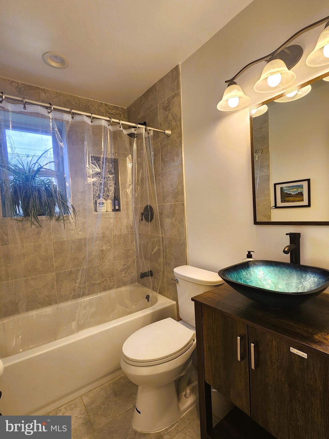 OLNEY OUTSIDE - Residential Lease