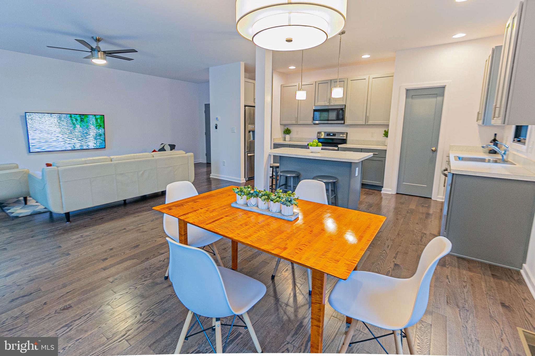 LAKE CAROLINE - Residential