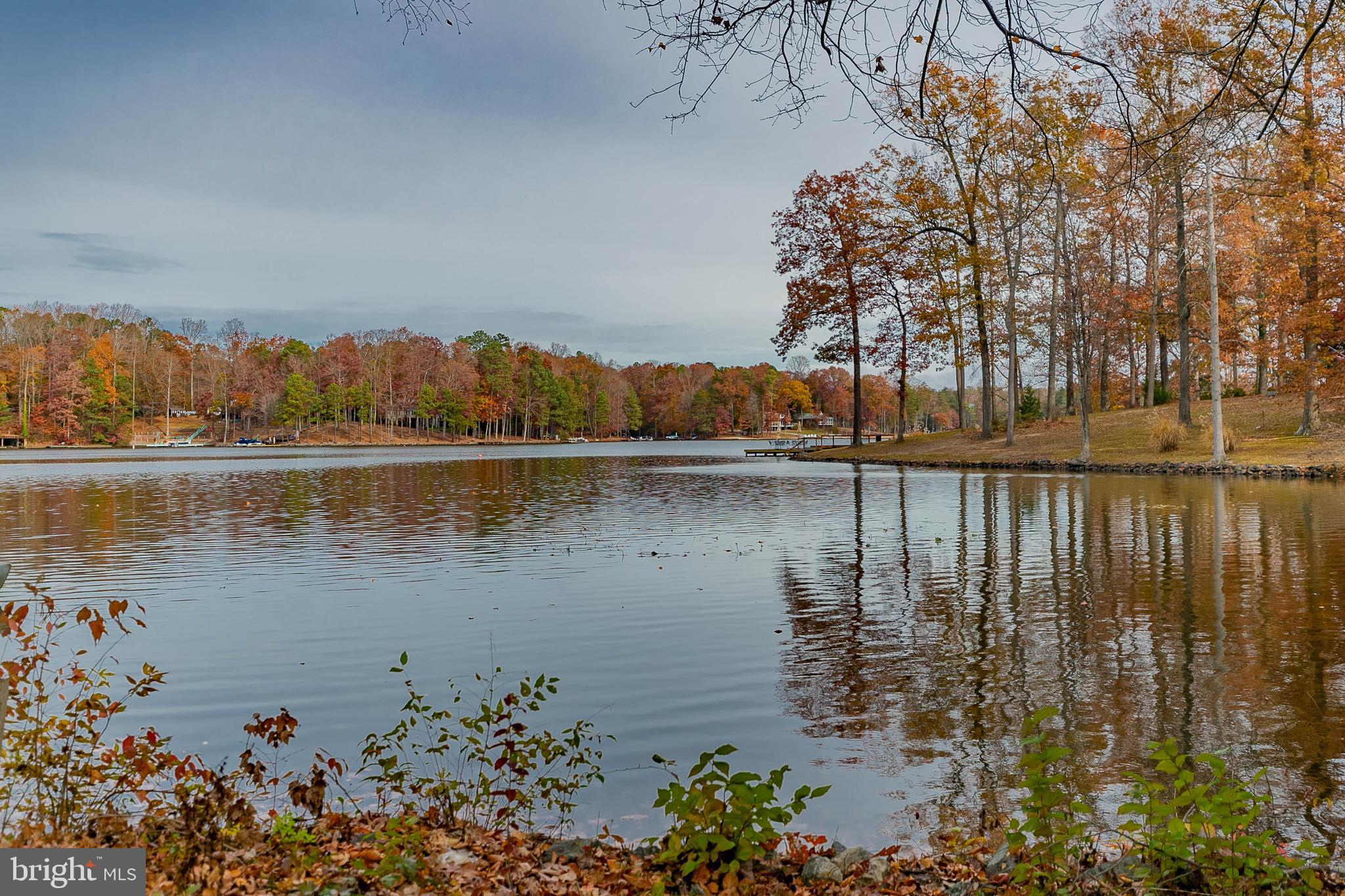 LAKE CAROLINE - Residential