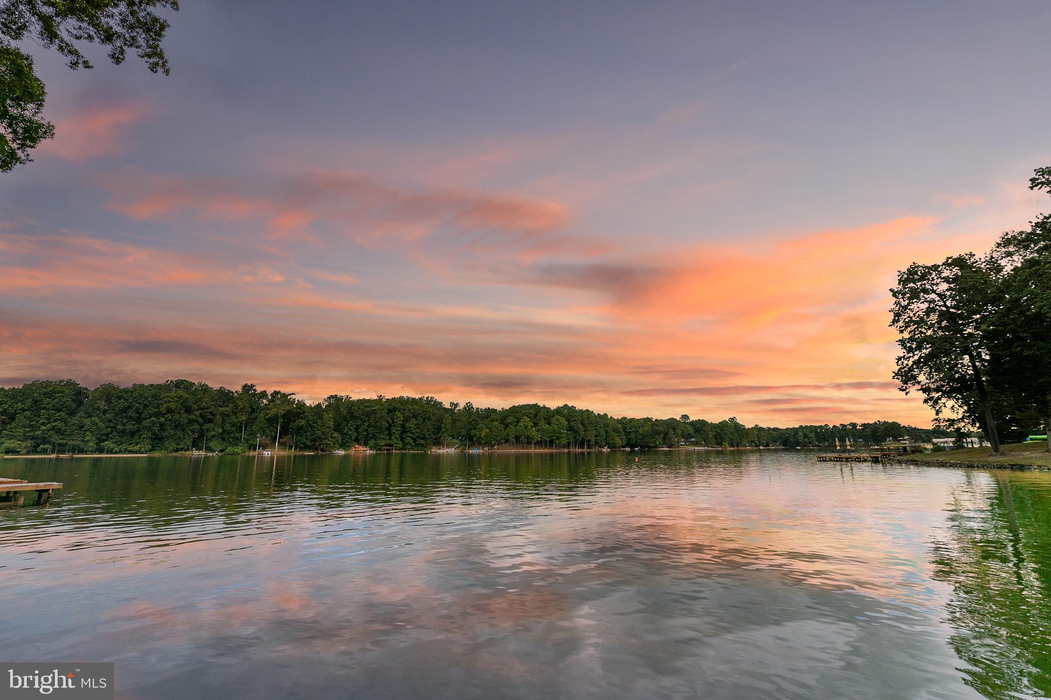LAKE CAROLINE - Residential