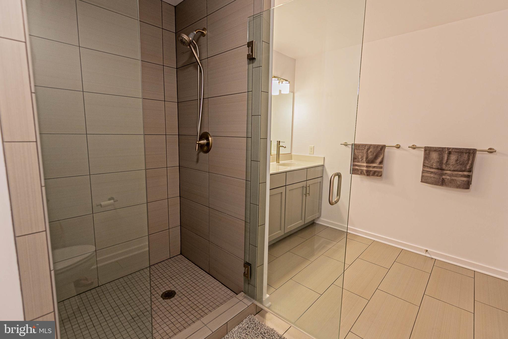 LAKE CAROLINE - Residential