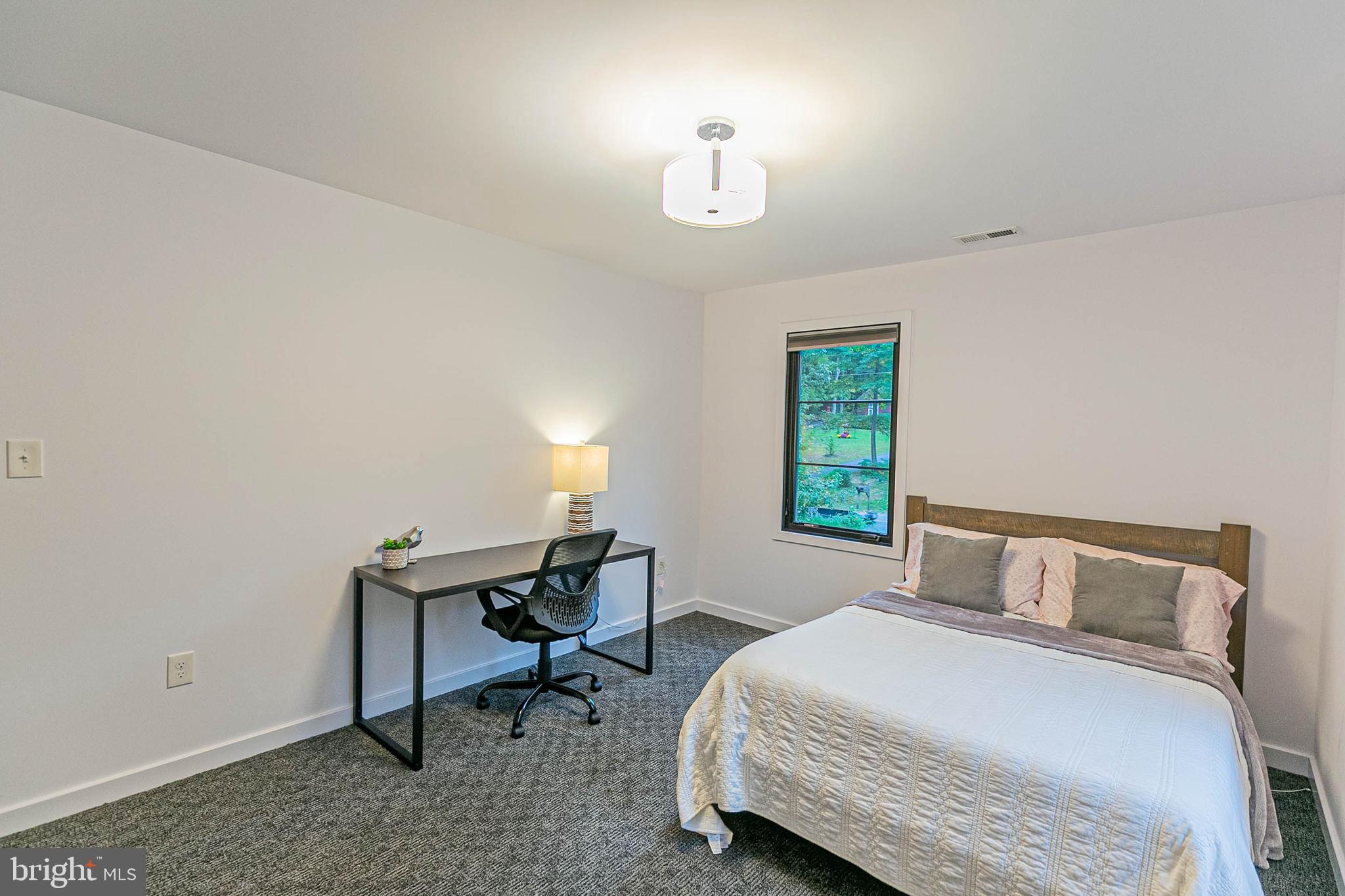 LAKE CAROLINE - Residential