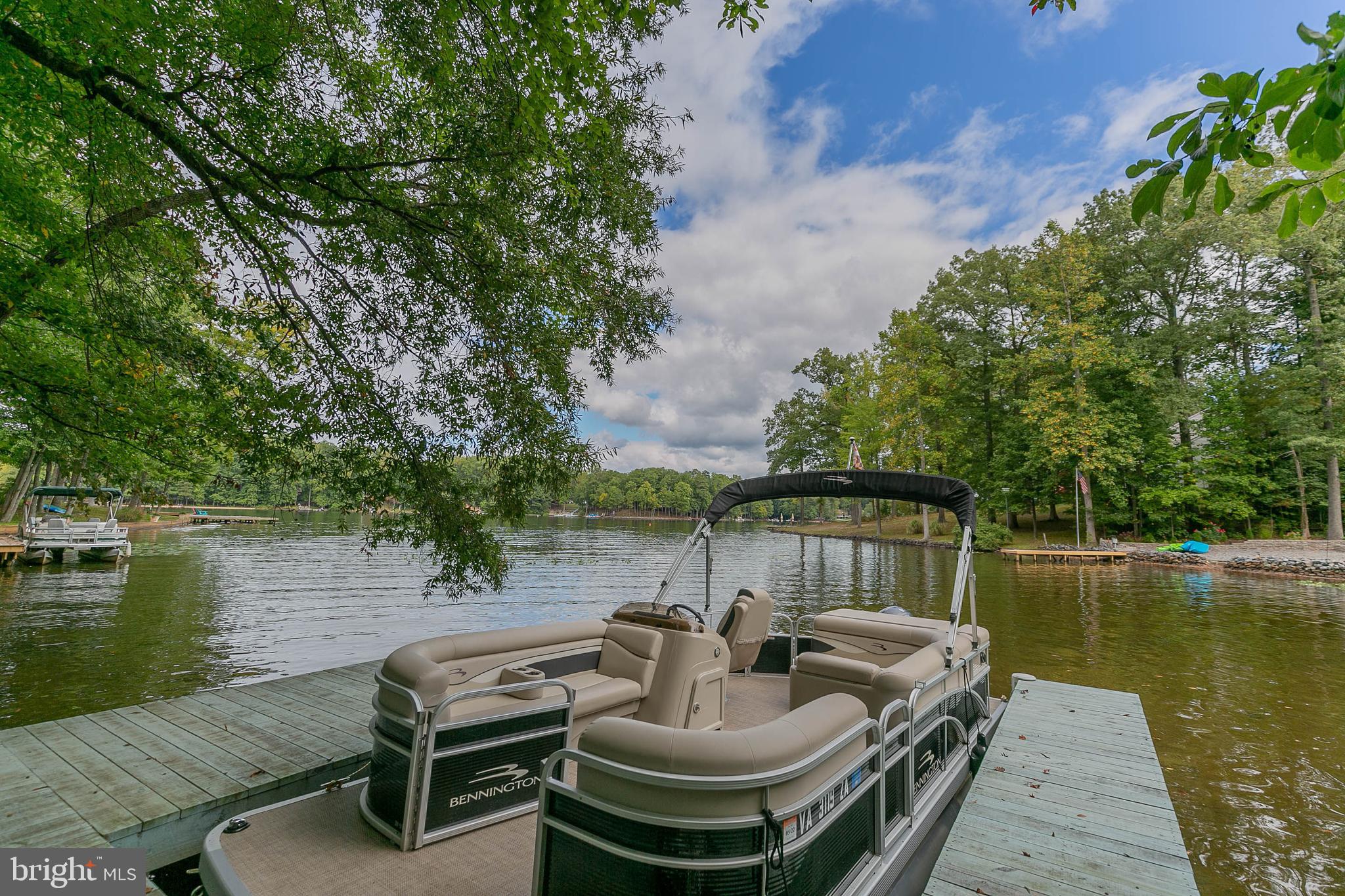 LAKE CAROLINE - Residential