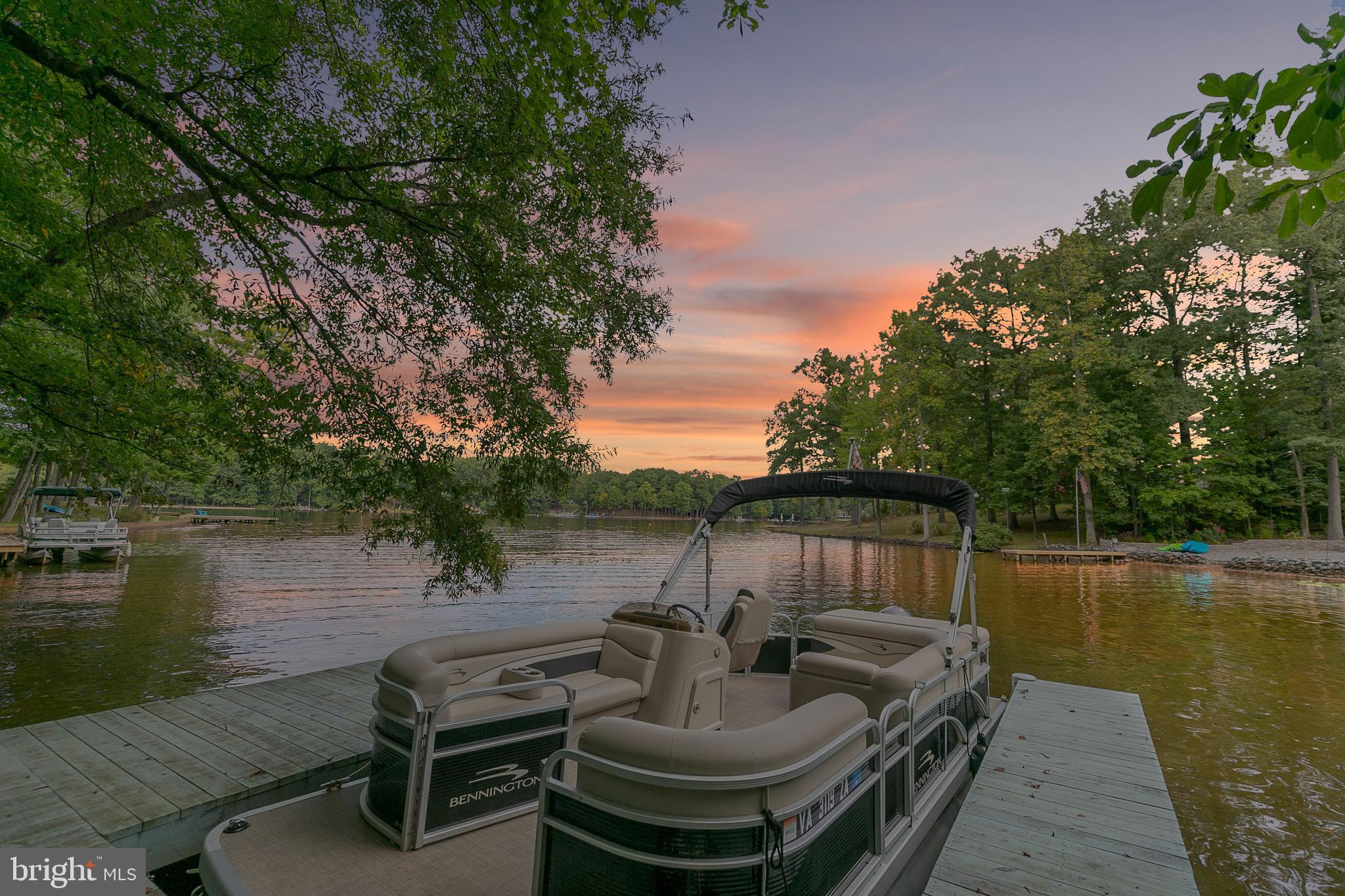 LAKE CAROLINE - Residential