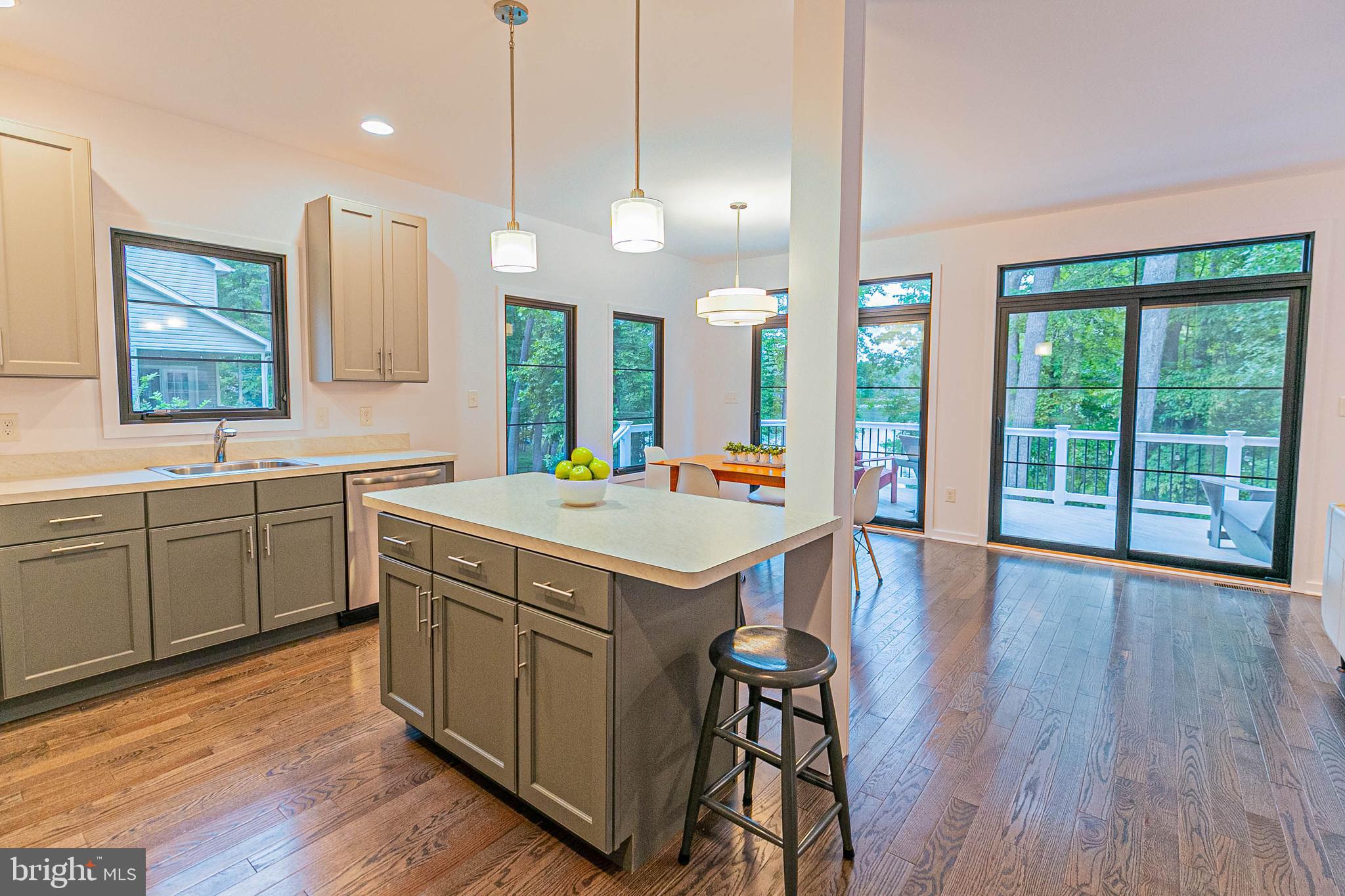 LAKE CAROLINE - Residential