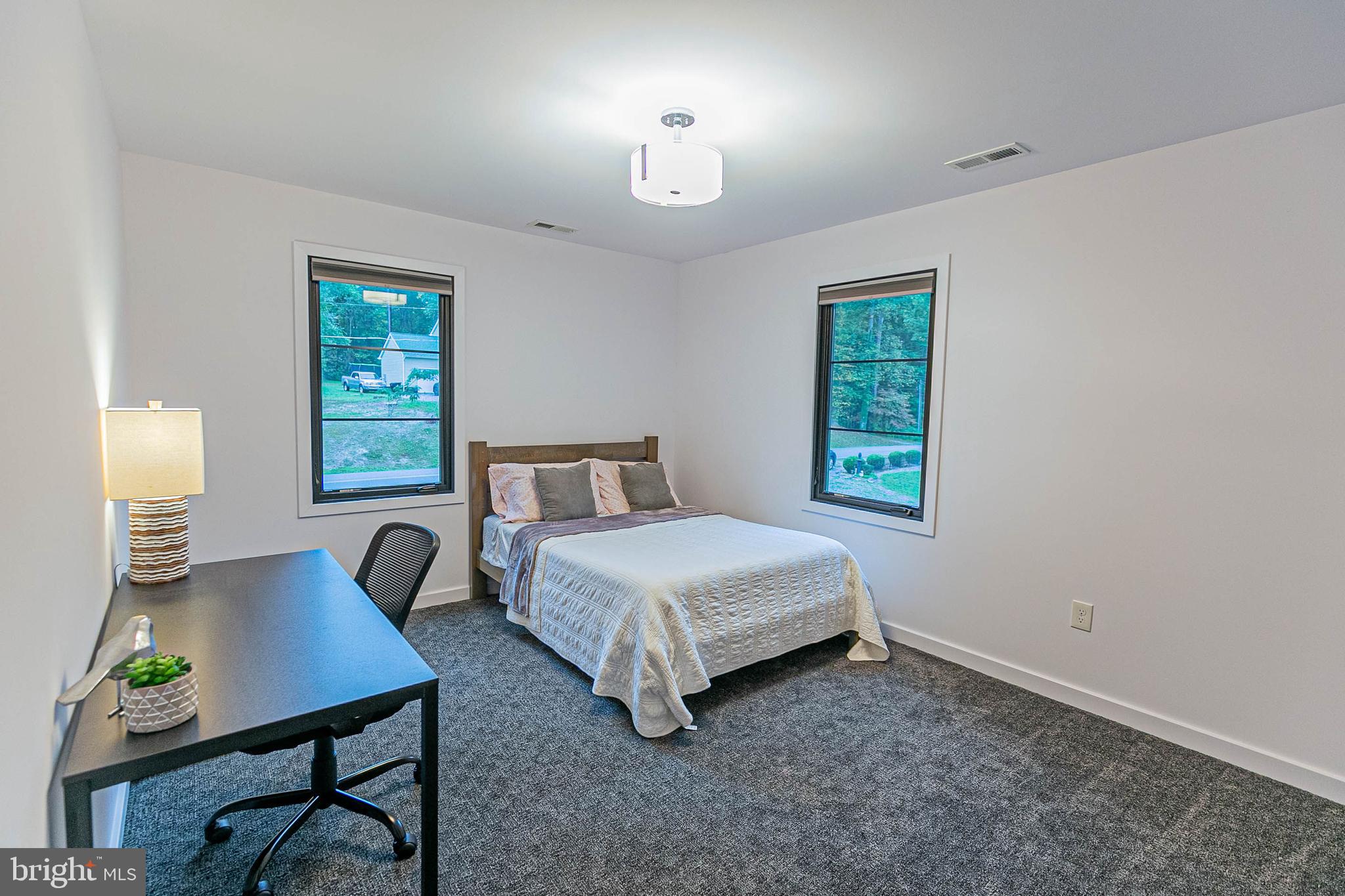 LAKE CAROLINE - Residential