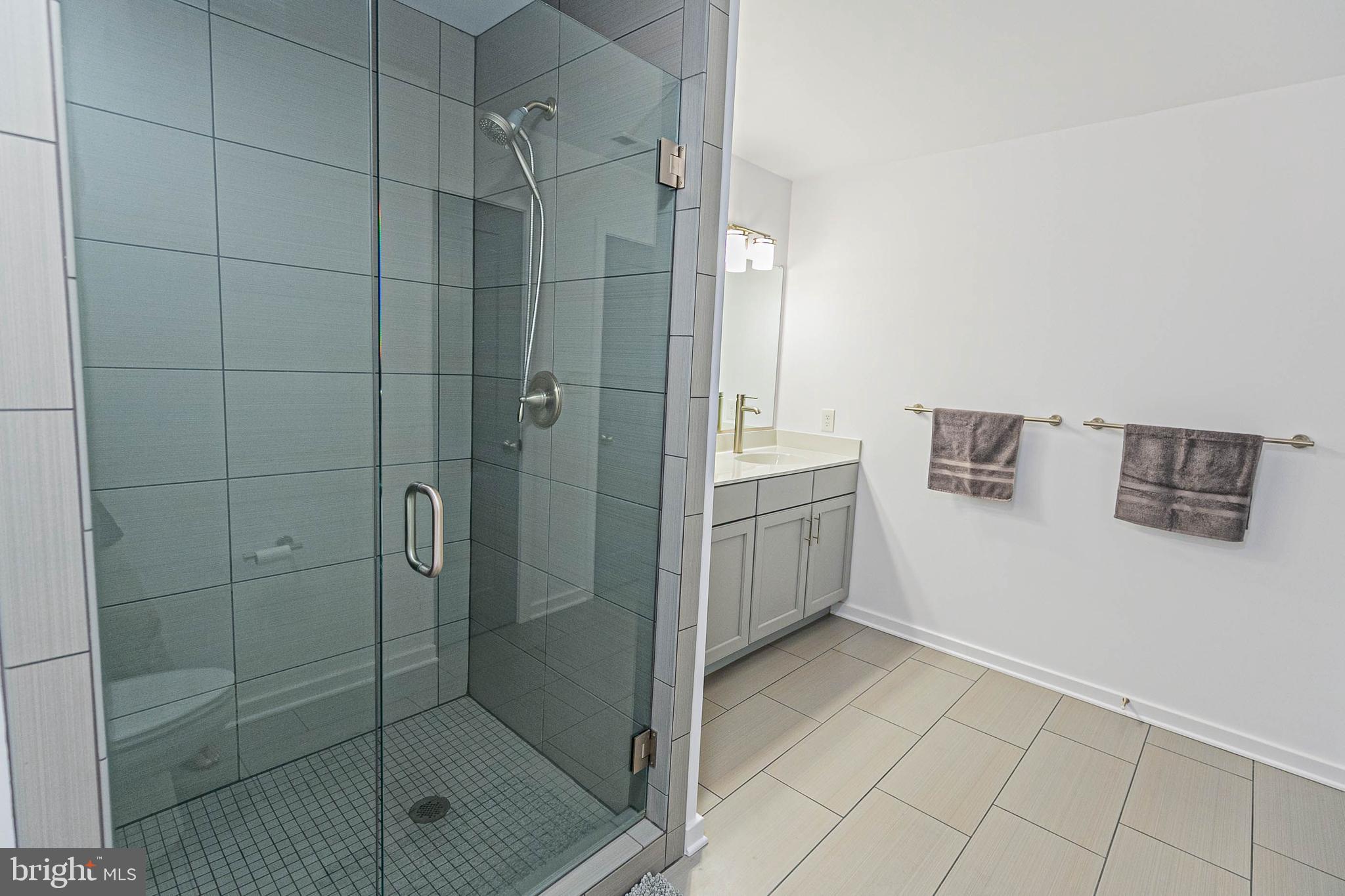 LAKE CAROLINE - Residential