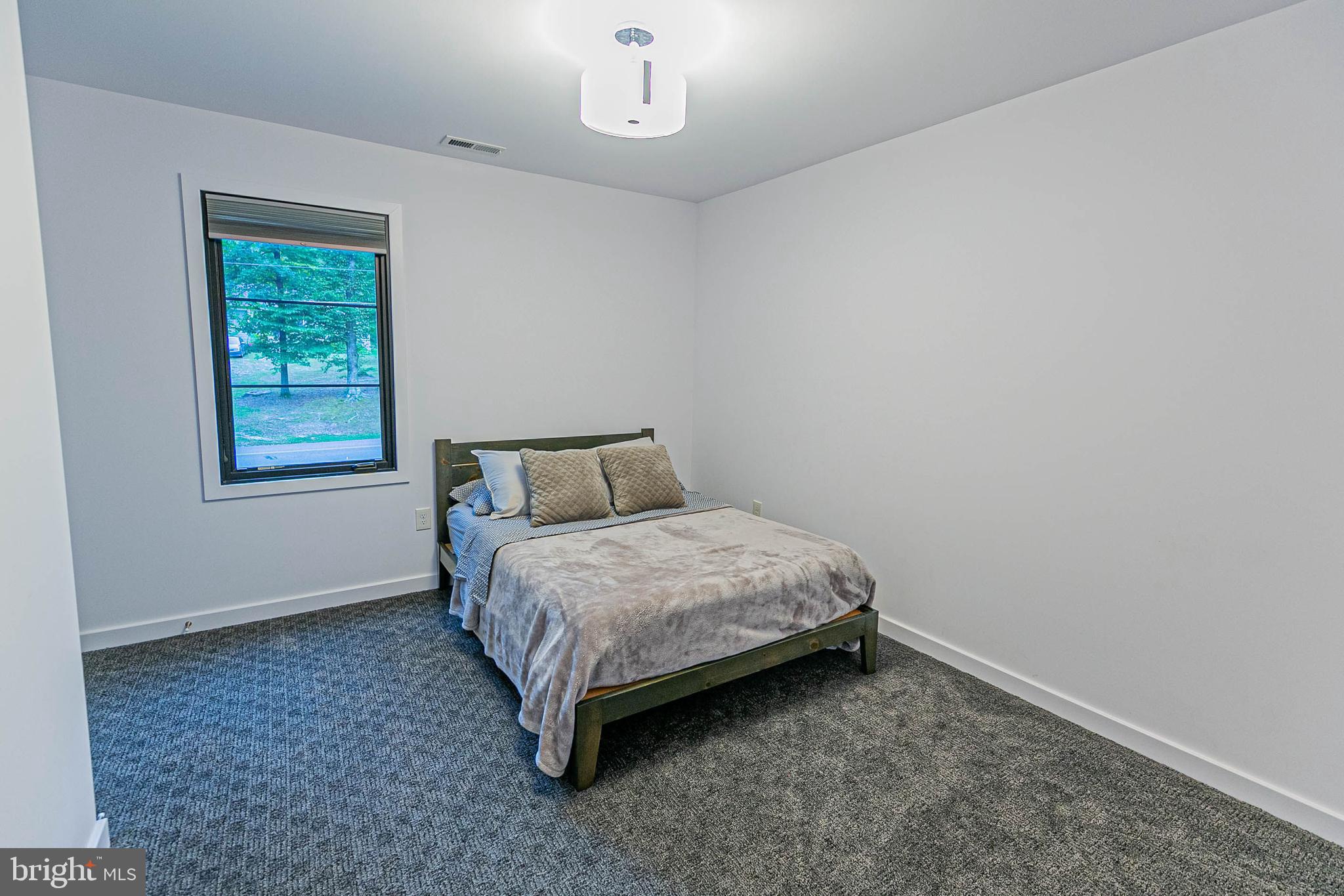 LAKE CAROLINE - Residential