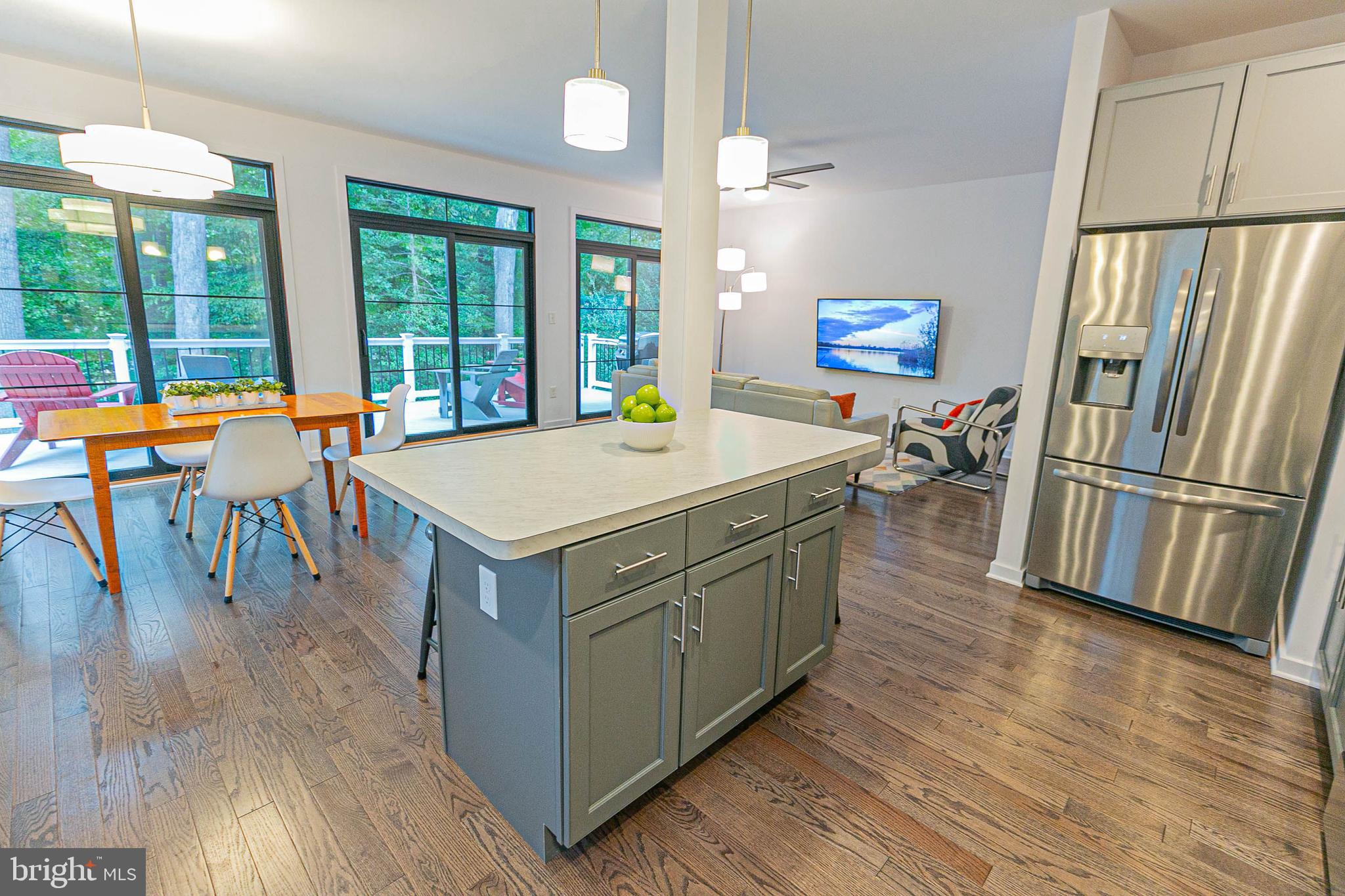 LAKE CAROLINE - Residential