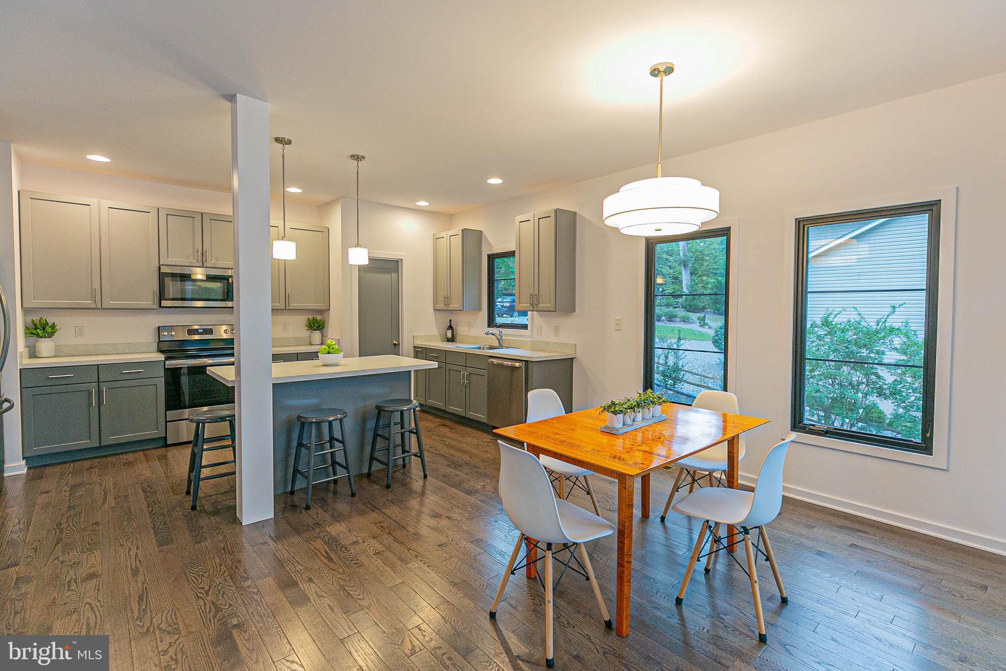 LAKE CAROLINE - Residential