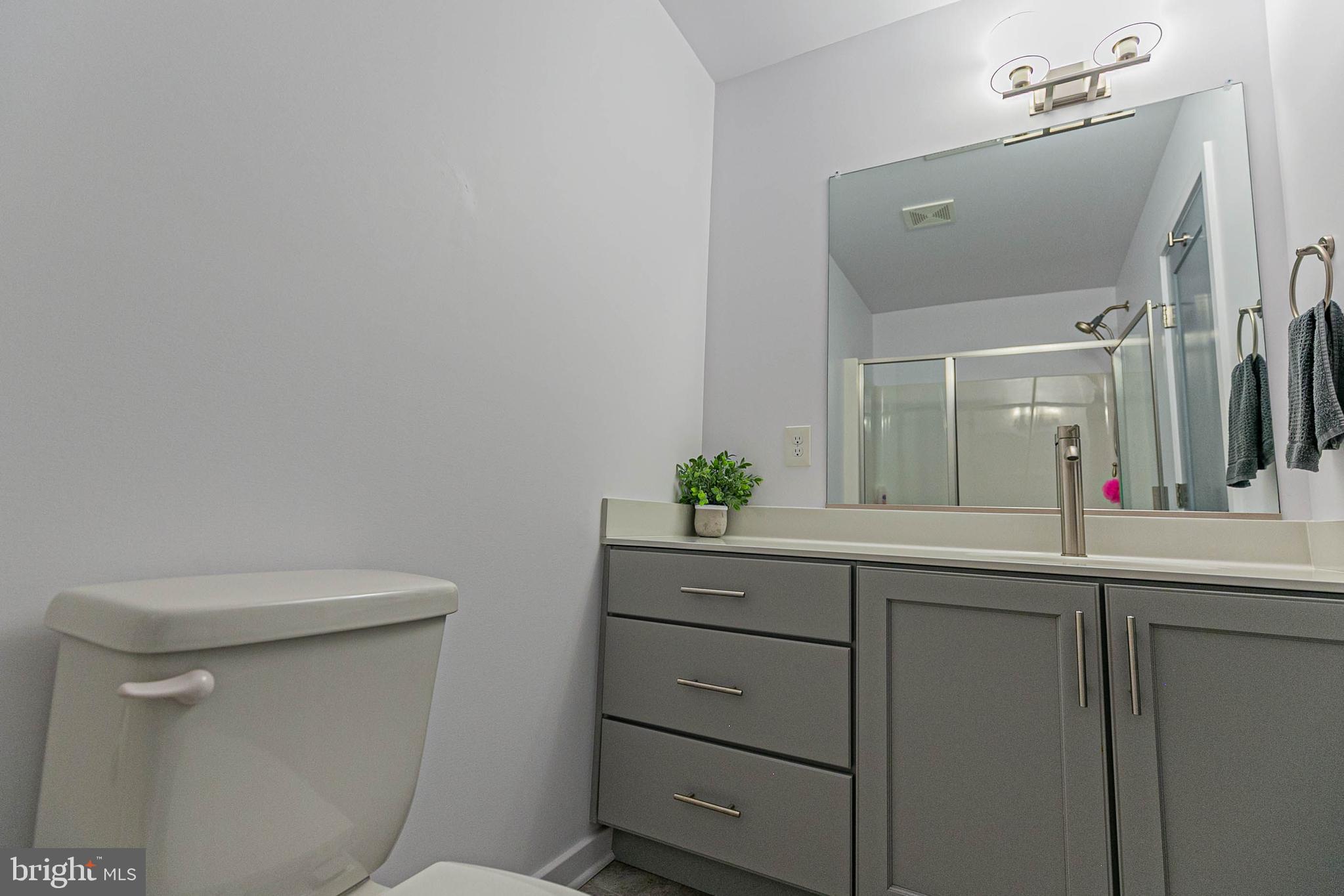 LAKE CAROLINE - Residential