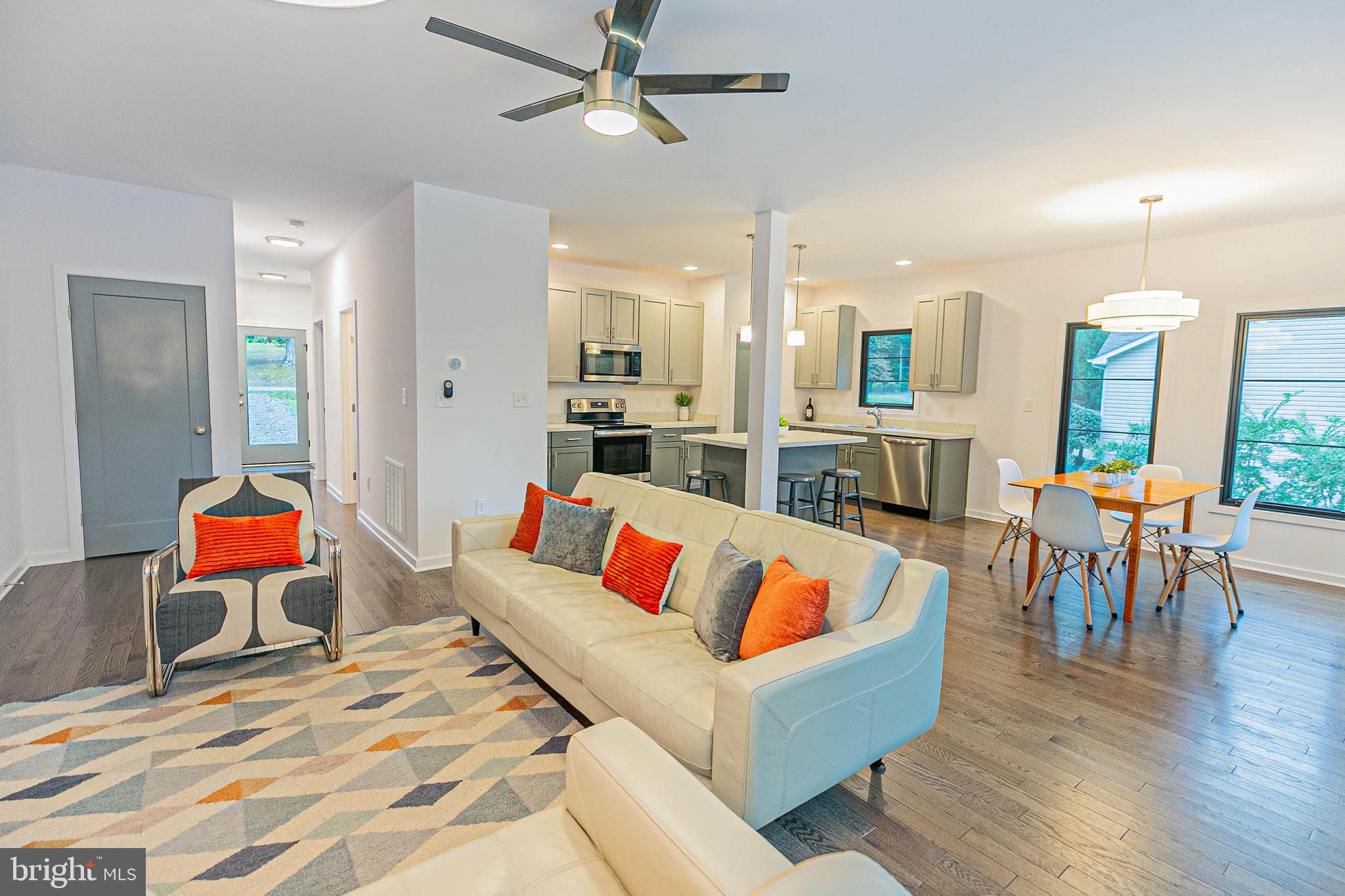 LAKE CAROLINE - Residential