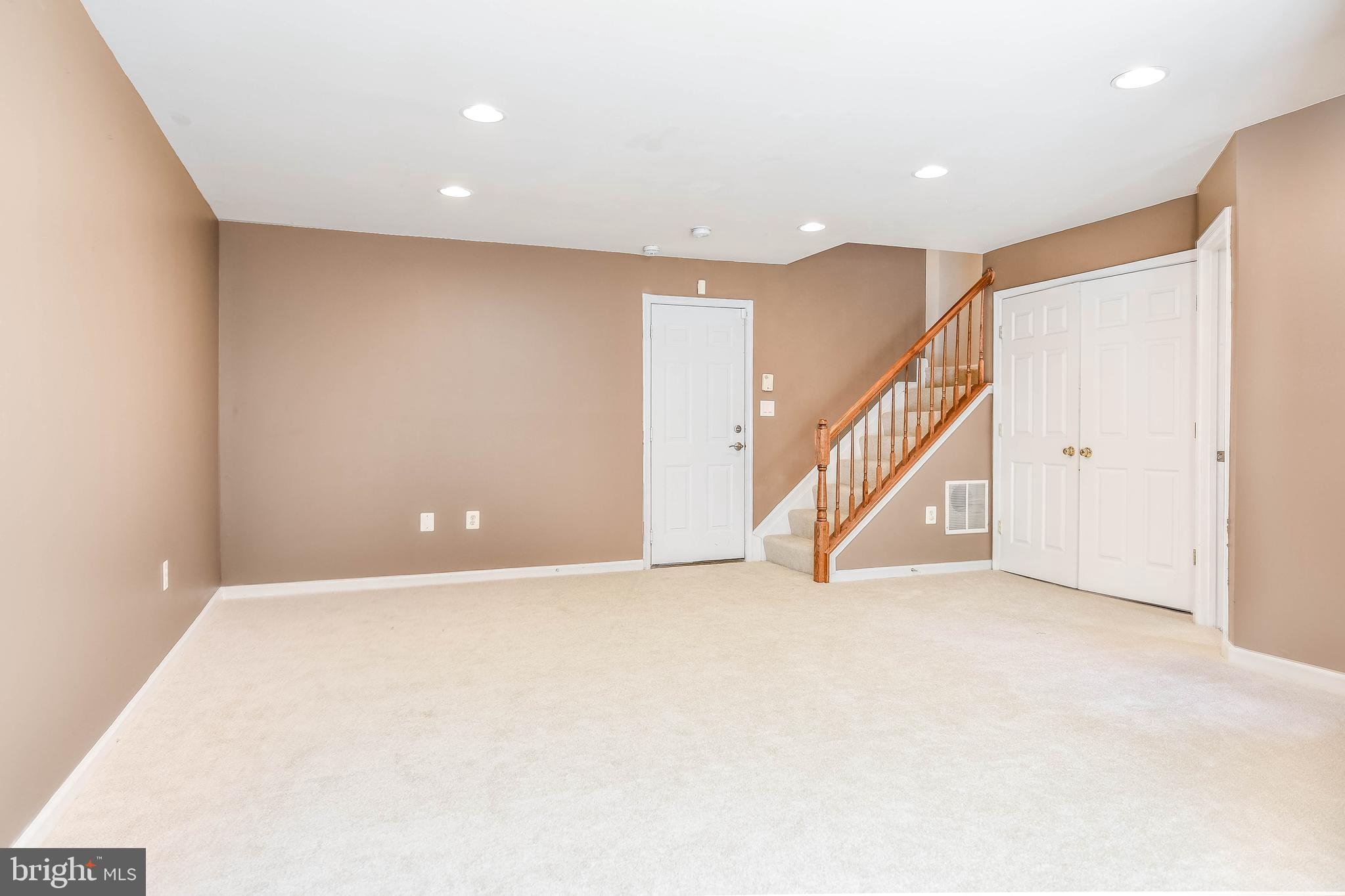 SOUTH RIDING - Residential