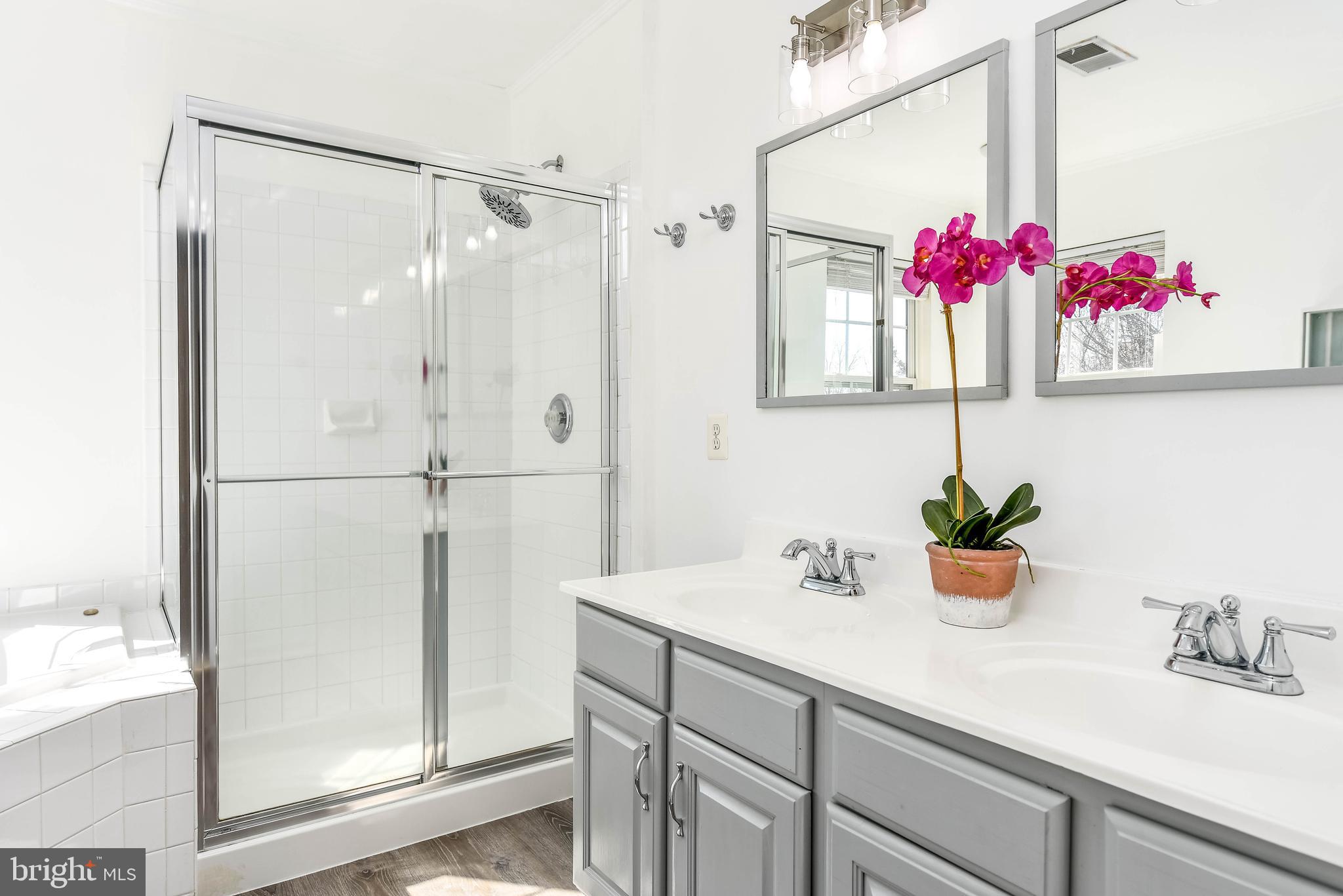 SOUTH RIDING - Residential