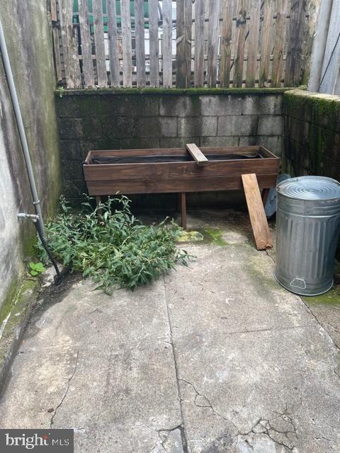 DICKINSON NARROWS - Residential Lease