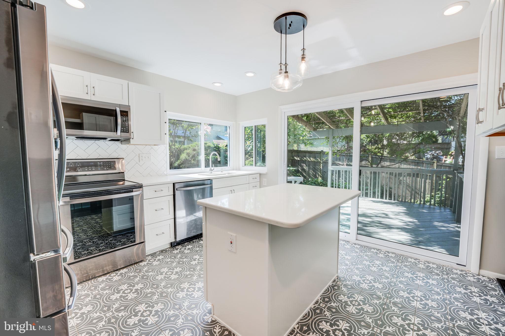 SOUTHERN GROVE - Residential