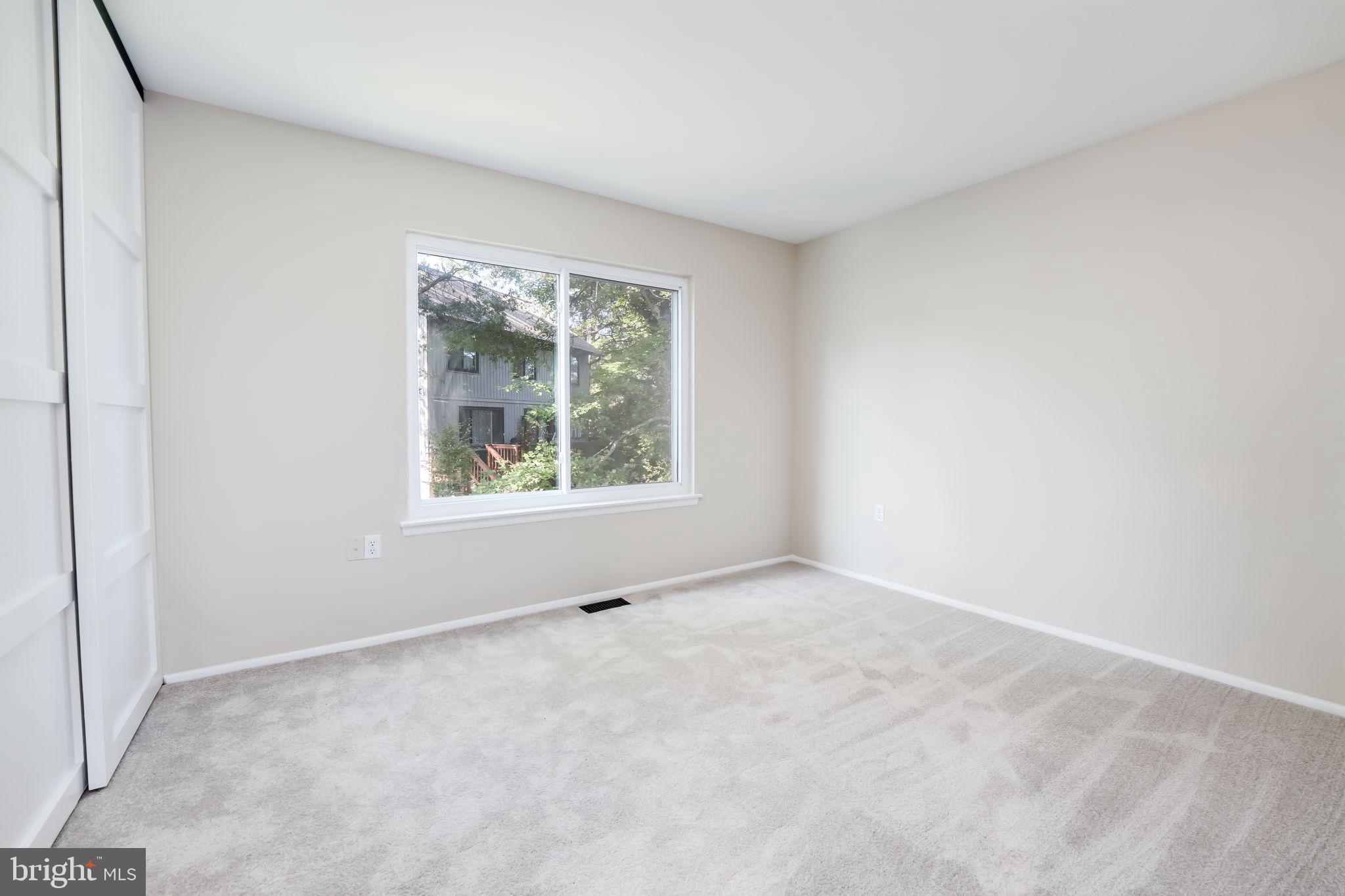 SOUTHERN GROVE - Residential